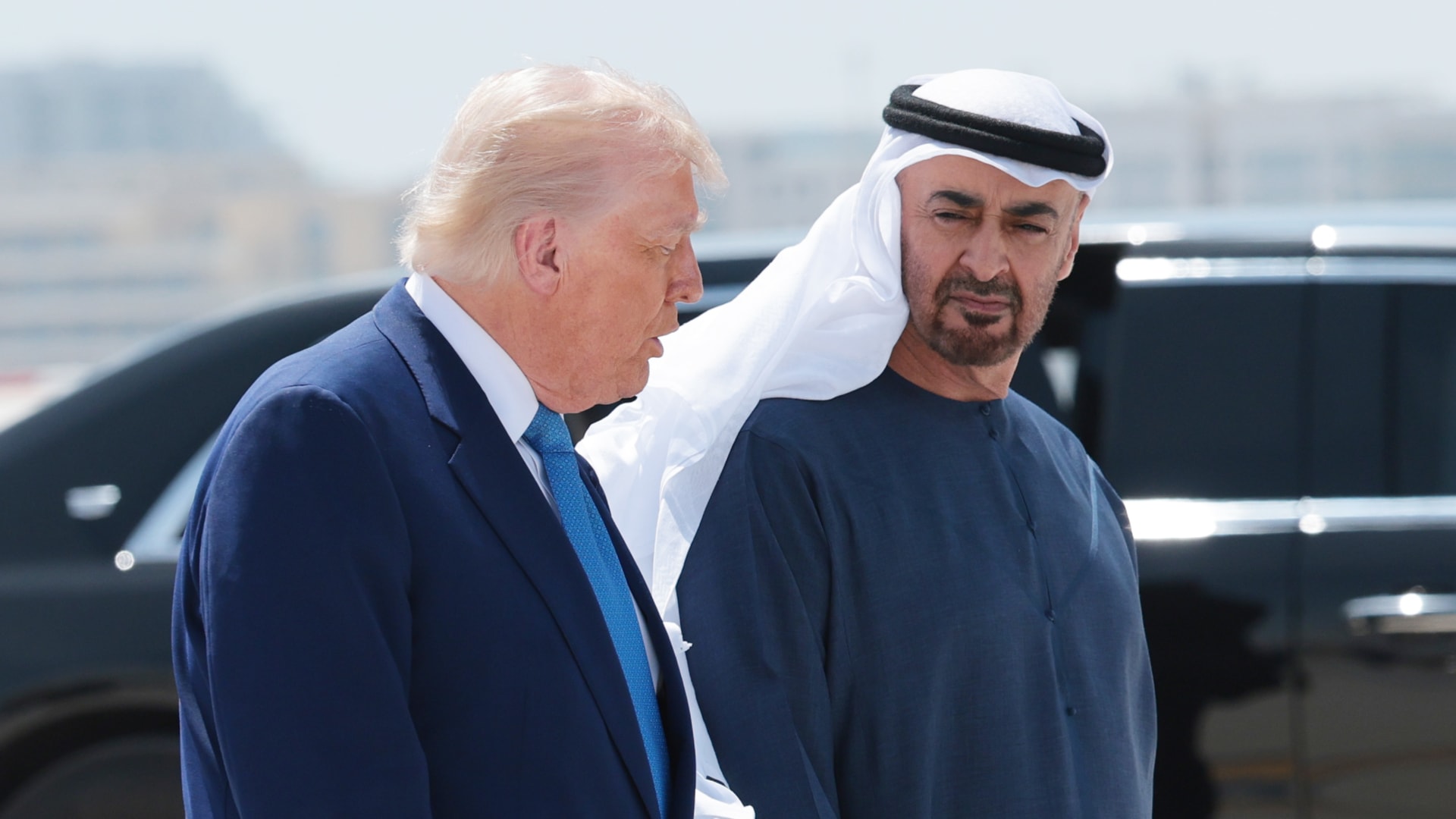 عبدالله بن زيد: رئيس الإمارات قبل دعوة من ترامب للانضمام إلى "مجلس السلام"