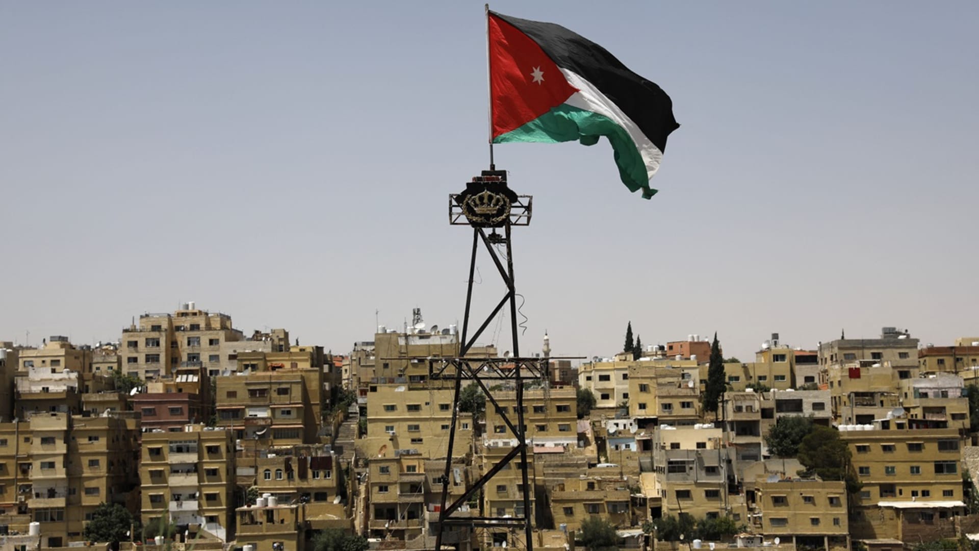 ما الاعتبارات السياسية التي قد تحسم انضمام الأردن إلى "مجلس السلام"؟