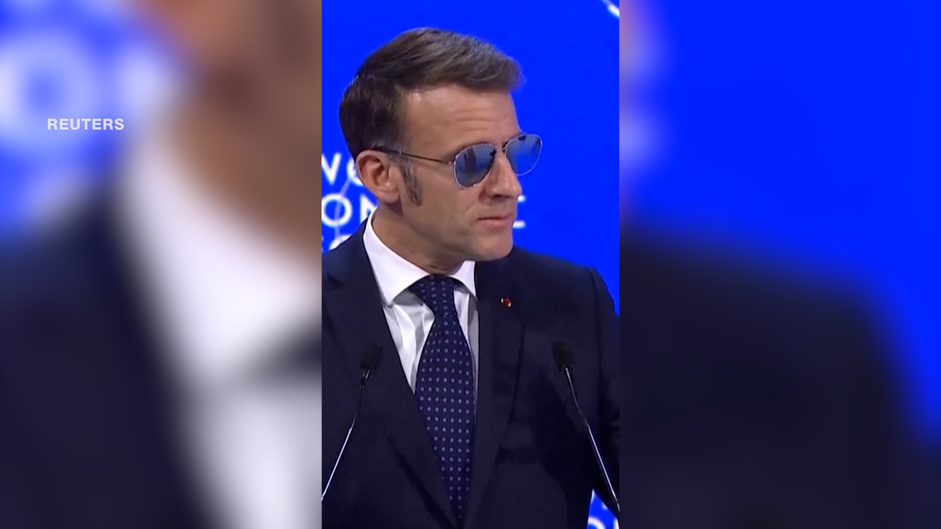 ظهور لافت لماكرون بنظارات شمسية خلال مشاركته في دافوس.. ما سبب ارتدائها؟