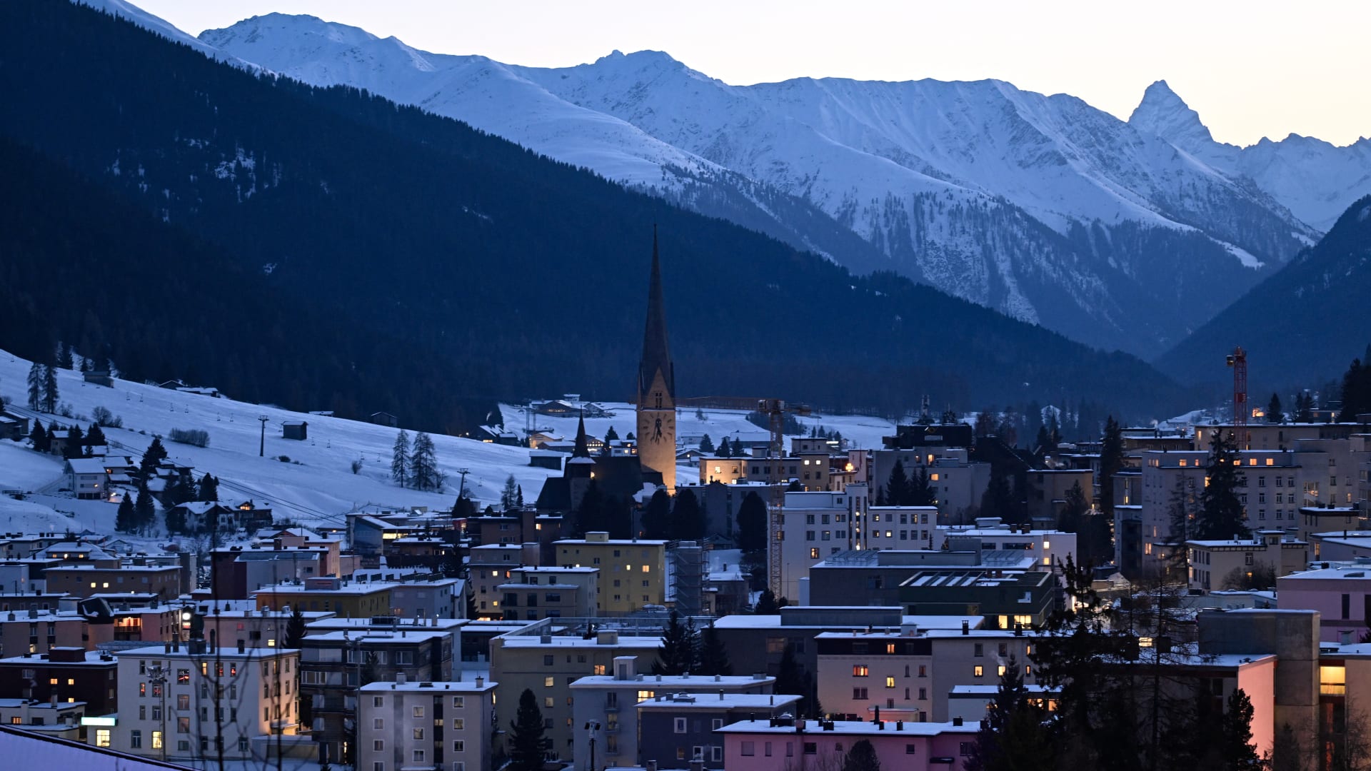 تحليل.. ترامب قد يكون المشكلة الأسهل بين مشكلتين تواجهان منتدى دافوس 2026