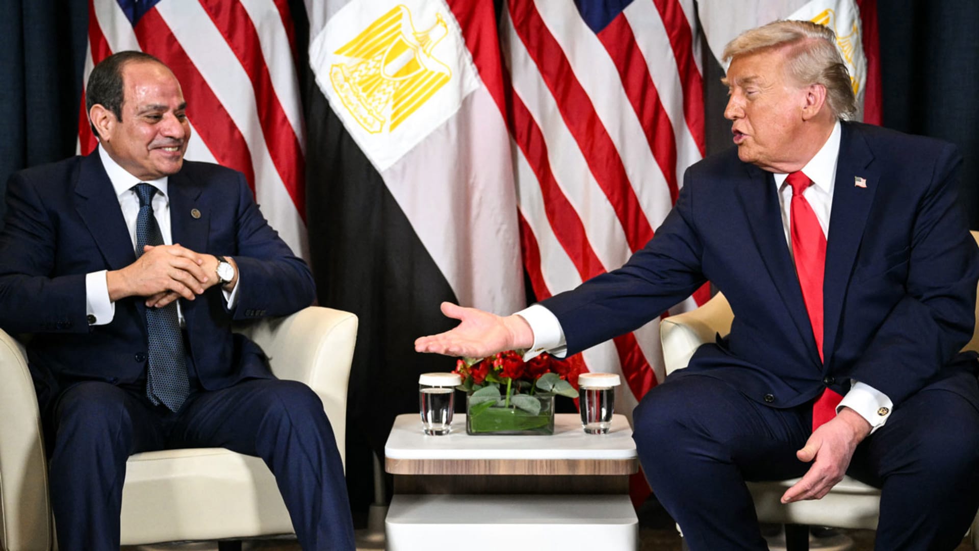 مصر.. شاهد حوار السيسي وترامب حول سد النهضة والسودان وغزة على هامش منتدى دافوس