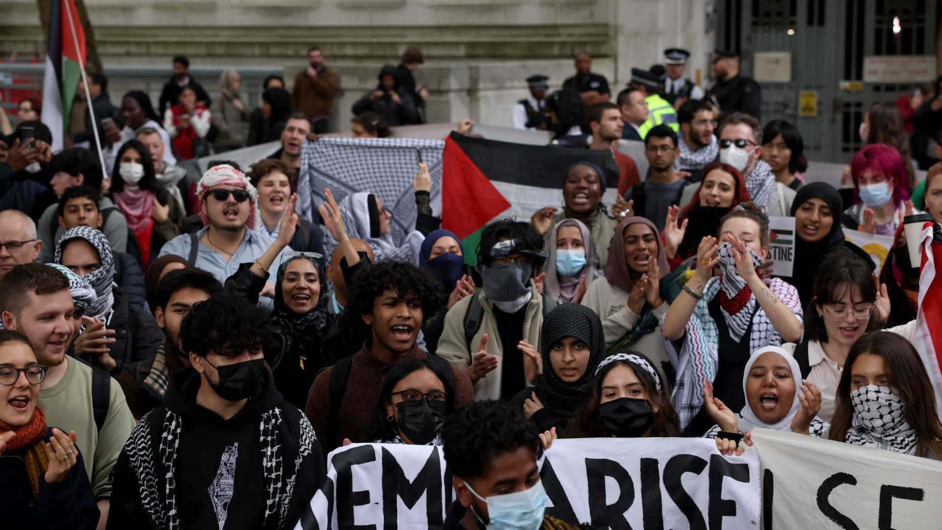 "تعرض للاعتقال والتعذيب في بلده".. طالب مصري سيفقد تأشيرته ويواجه خطر الترحيل من بريطانيا