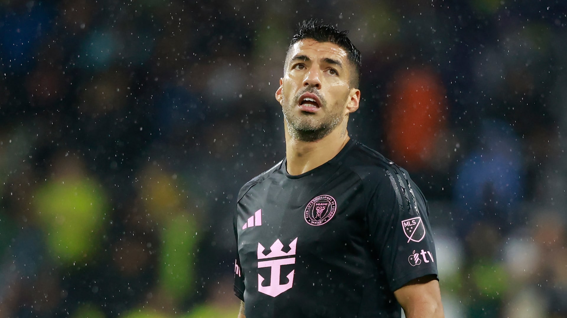 بينها من برشلونة وليفربول.. سواريز يتلقى رسائل بذكرى ميلاده وهذه أبرز إنجازاته الرياضية