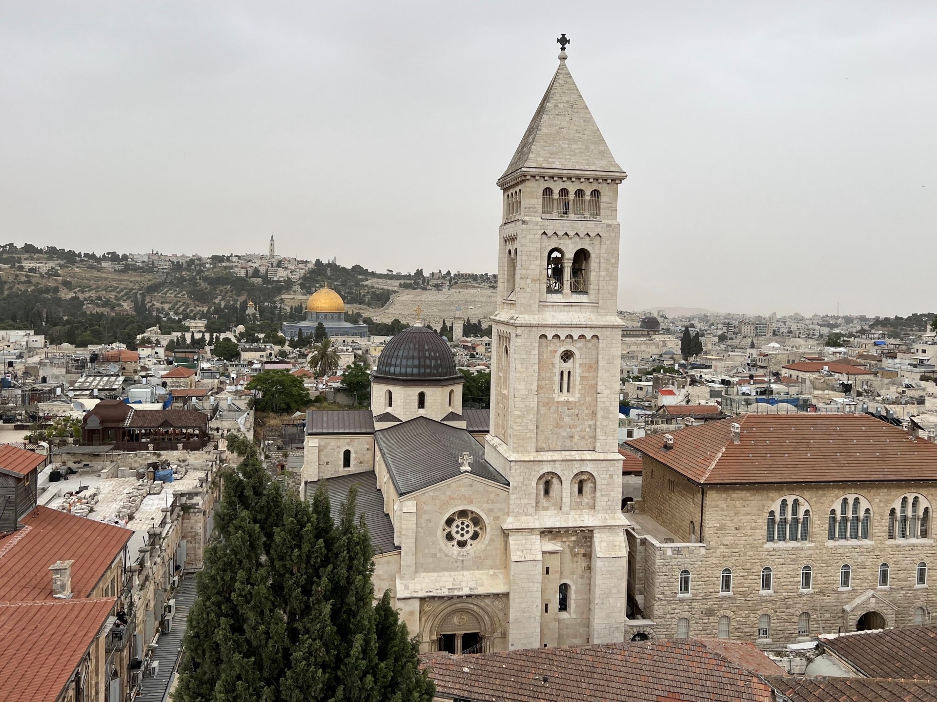 كيف تثبت كنائس القدس رعاياها وما حكاية الفقراء الجدد؟