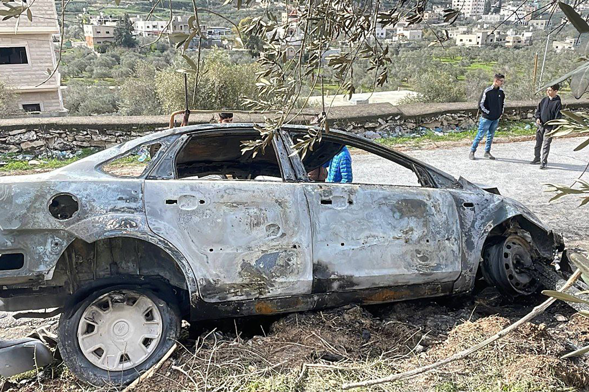 إعدام ميداني ومحاولة حرق.. شهادات مروعة لناجين من رصاص الاحتلال جنوب نابلس
