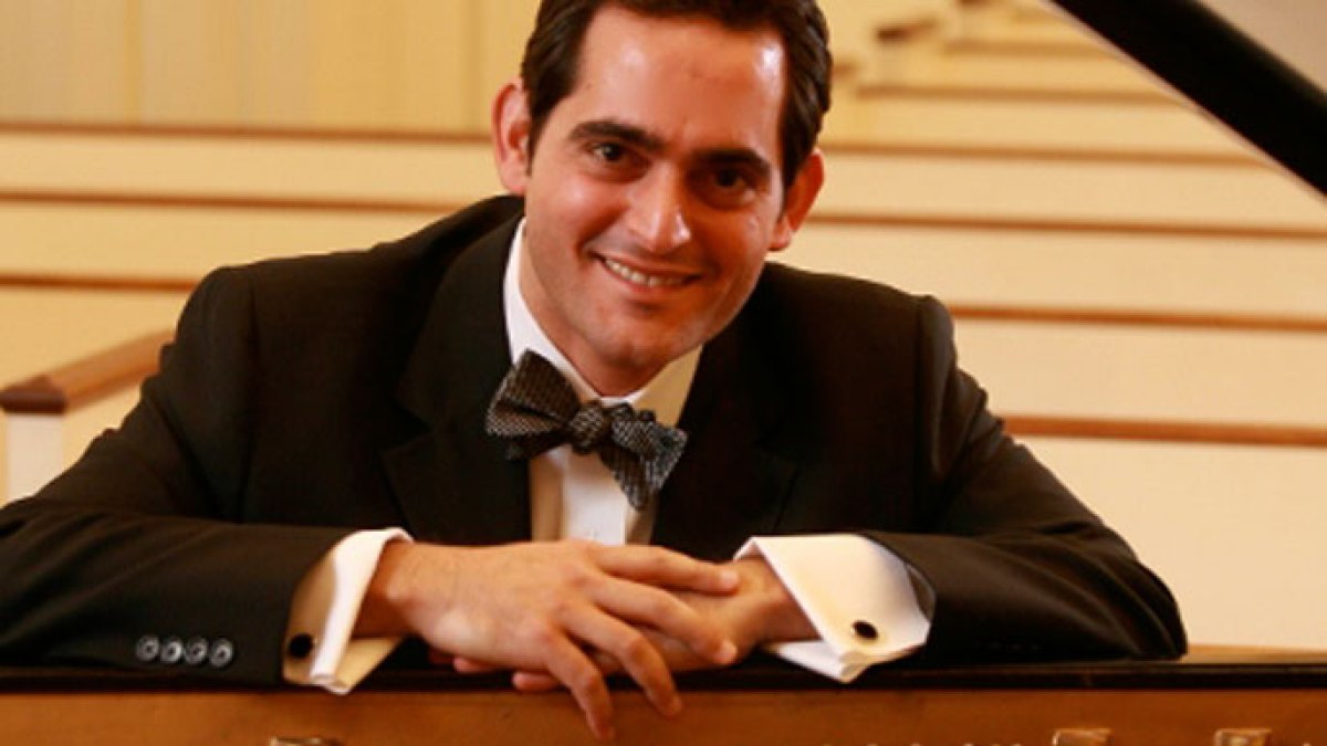 أول فنان عربي بقائمة "شتاينواي" العالمية.. جندلي يهدي إنجازه لشهداء ثورة الكرامة