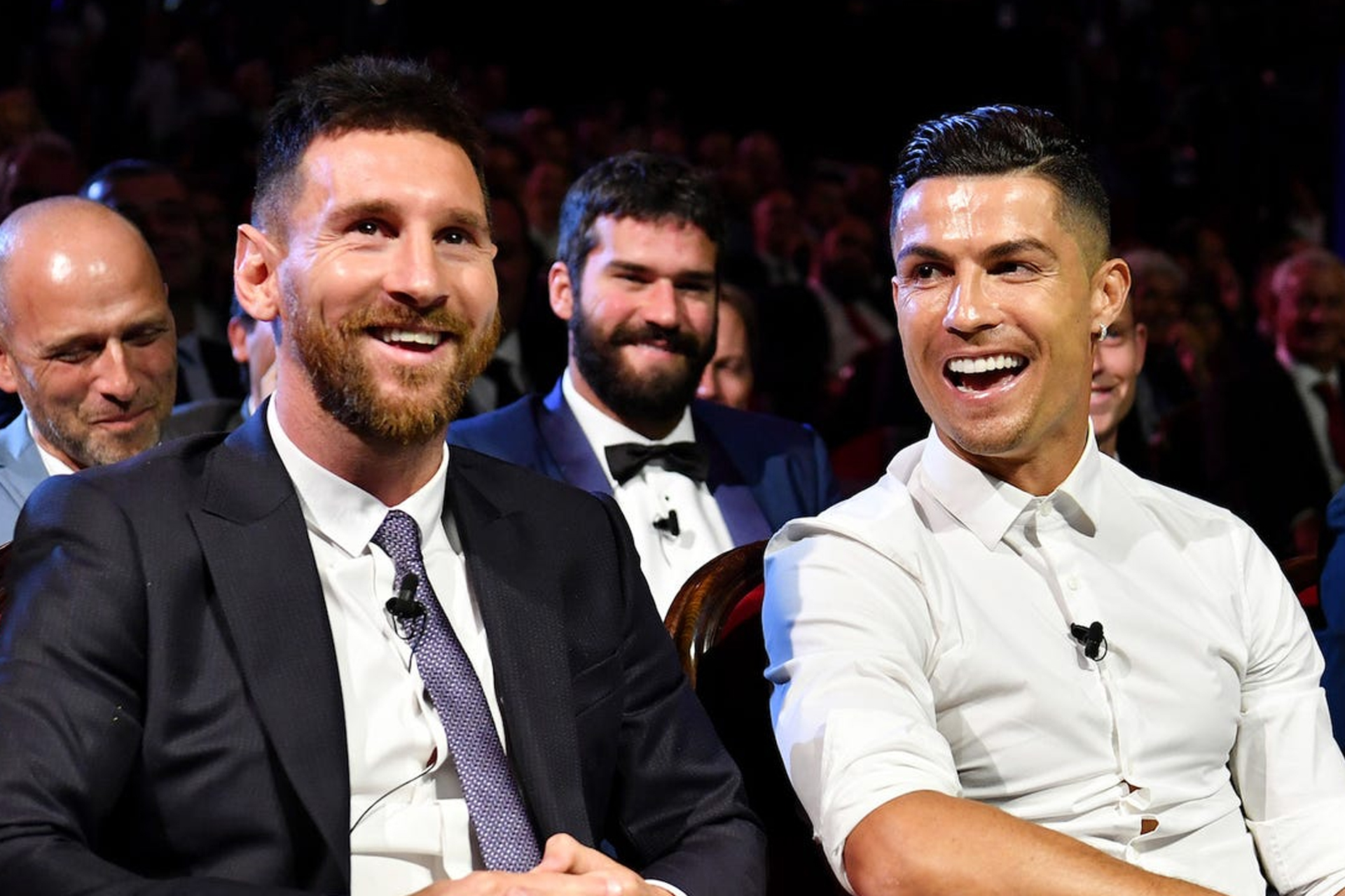 كيف أعادت مواقع التواصل تشكيل سوق الانتقالات في كرة القدم؟