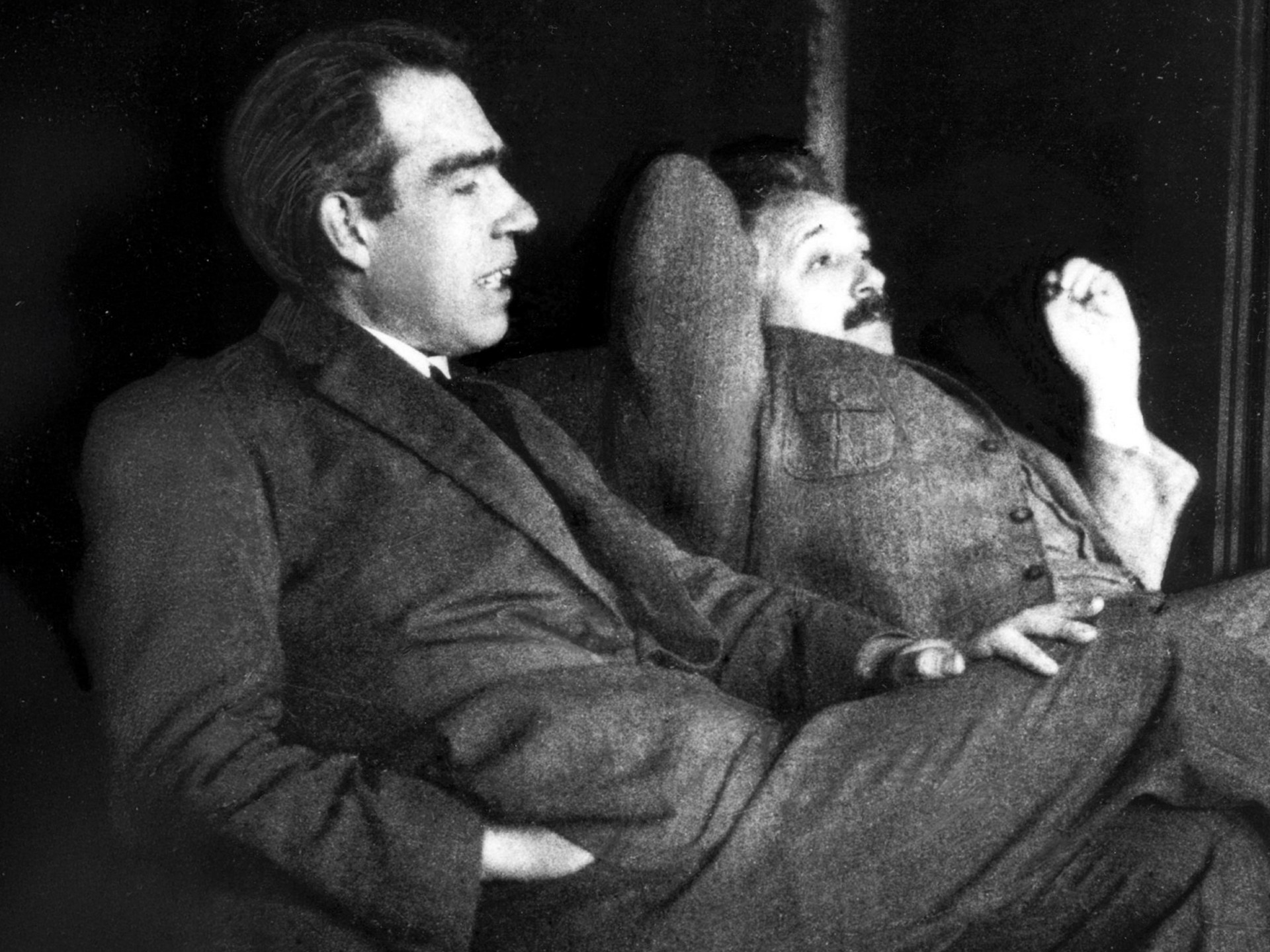 تجربة تحسم جدلا عمره قرن: بور ينتصر على أينشتاين أخيرا