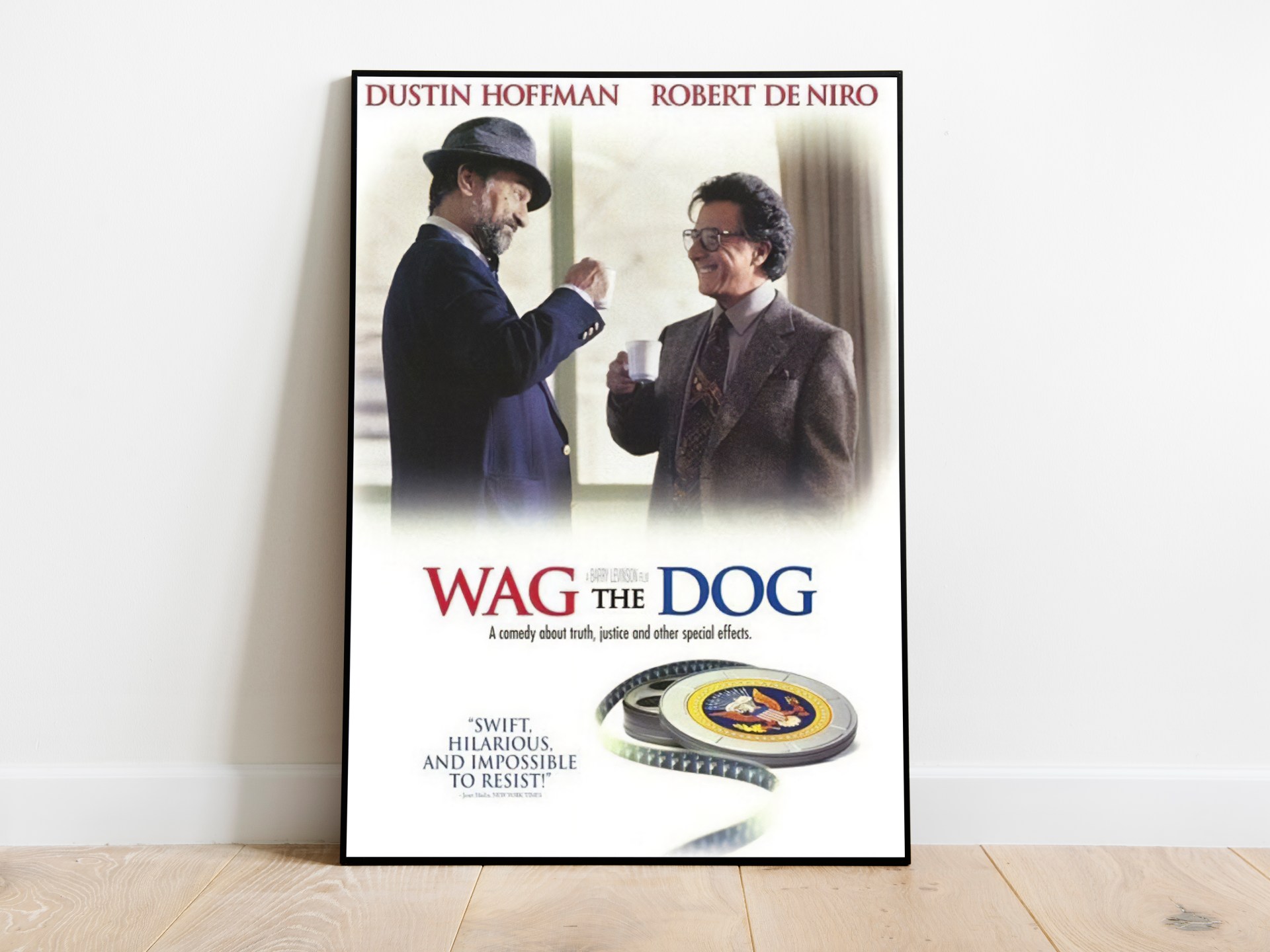 فيلم "ذيل الكلب".. الكوميديا التي تحولت إلى سيرك سياسي على الأرض