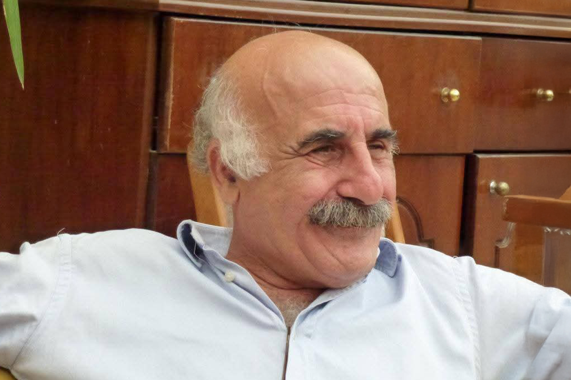 عباس بيضون للجزيرة نت: لستُ القارئ المنشود لشعري.. والكتابة كائن مستقل يندهش منه صانعه