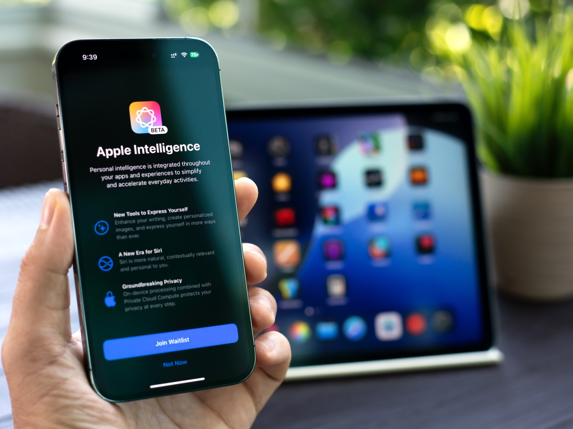 هل تنقذ "سيري" المحسنة مساعي آبل في الذكاء الاصطناعي؟