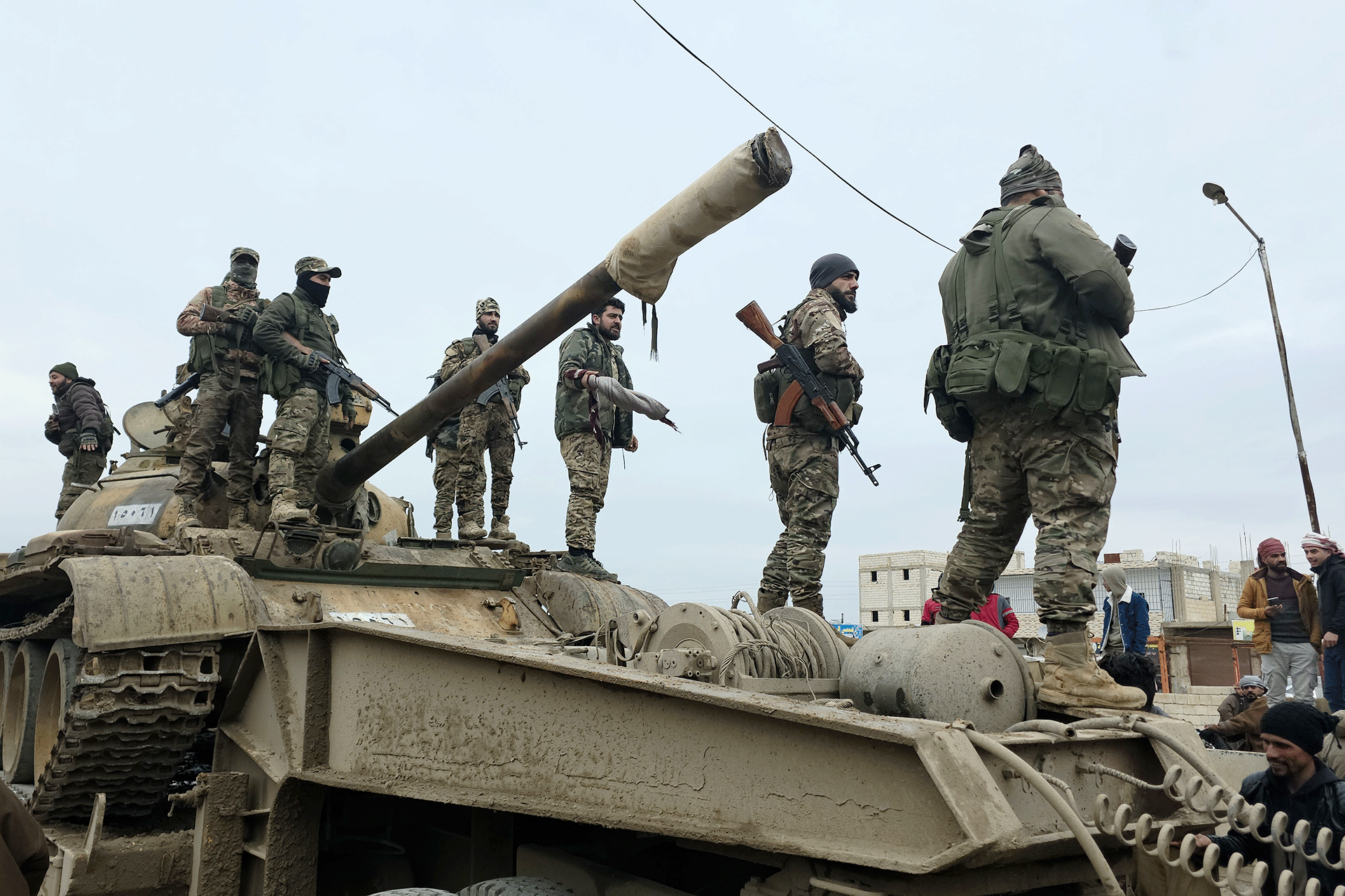 الداخلية السورية تعتقل 81 عنصرا من تنظيم الدولة بعد فرار جماعي من سجن بالحسكة