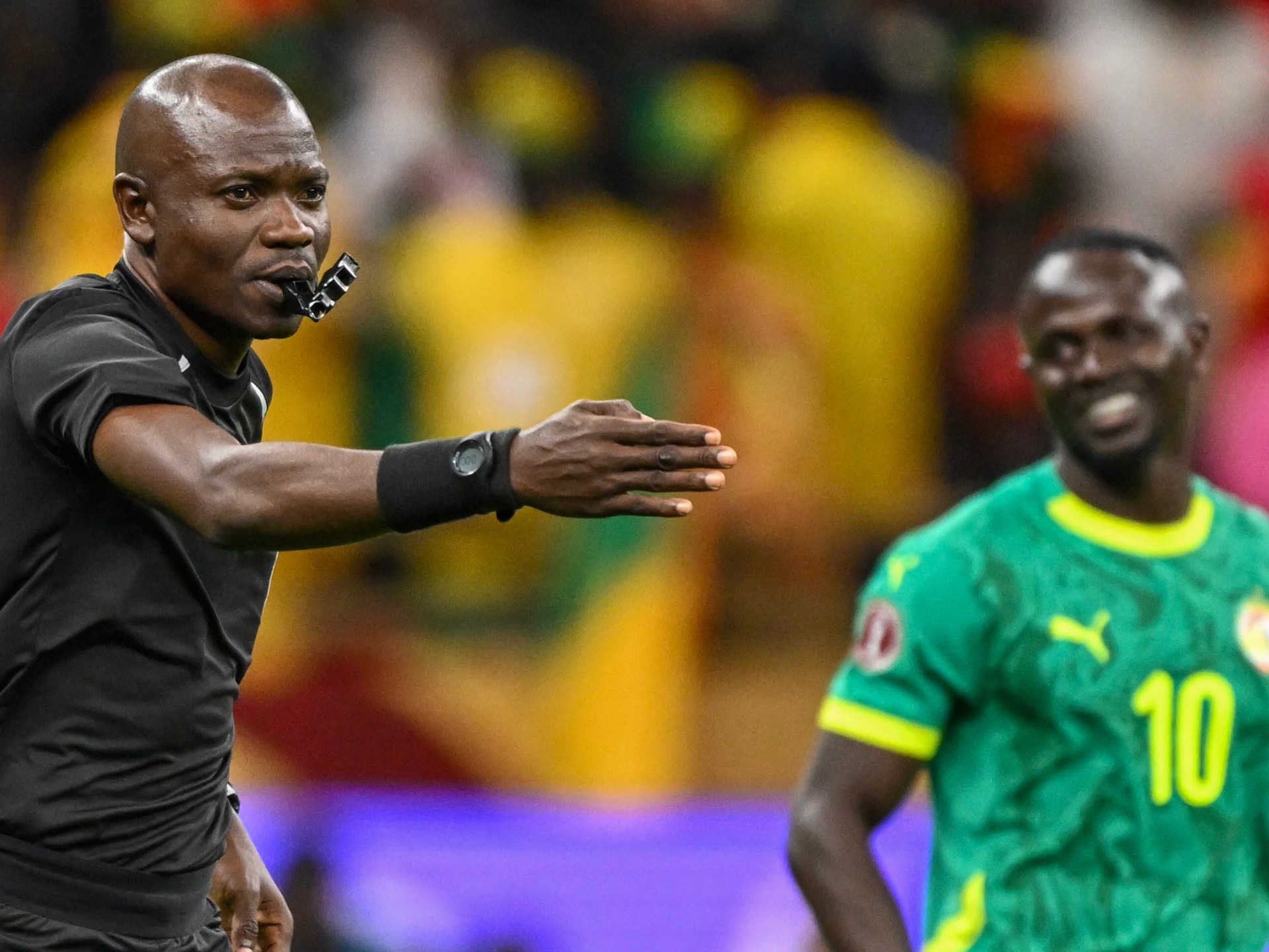 هدف ملغي وركلة جزاء.. ما صحة قرارات حكم نهائي كأس أفريقيا؟