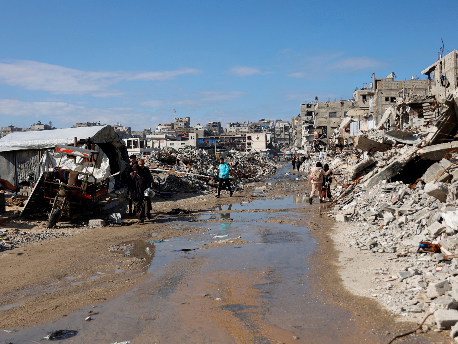 معاناة سكان غزة مستمرة بعد 100 يوم على وقف إطلاق النار