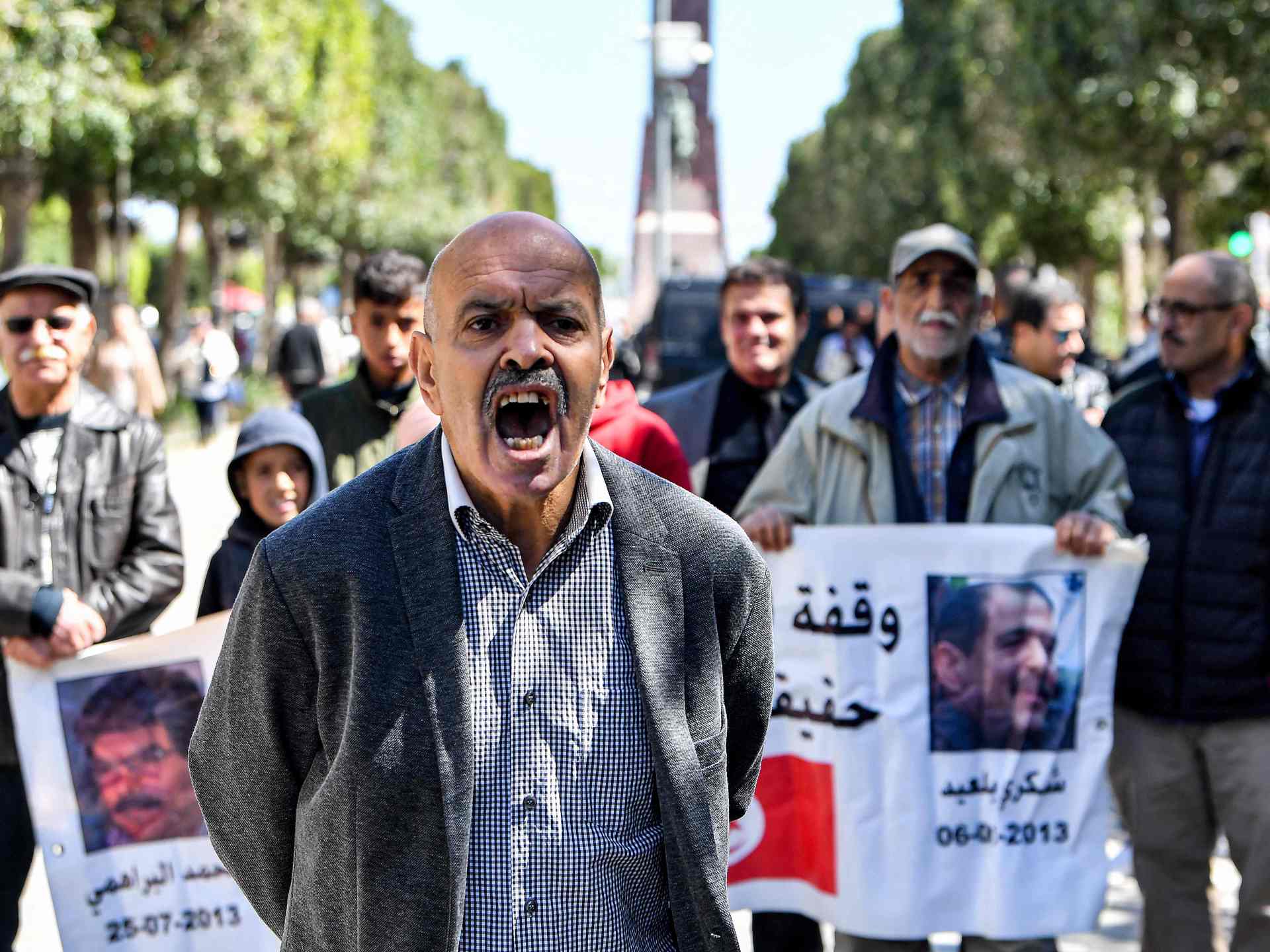 خذوا الرئاسة واتركونا نتغلغل في مؤسسات الوطن.. هكذا غنّى اليسار التونسي