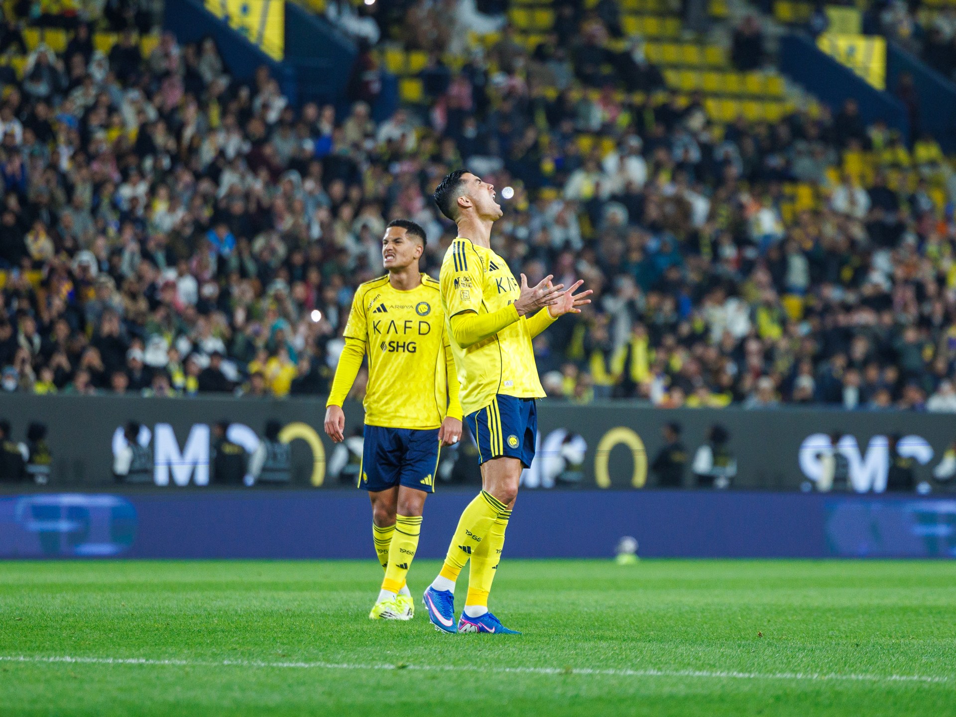 النصر ضد ضمك في الدوري السعودي.. الموعد والتشكيلتان والقنوات الناقلة