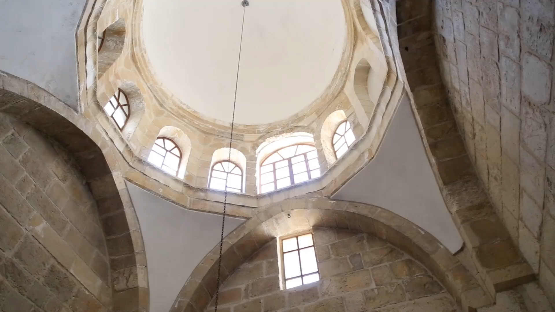 شاهد.. المدرسة الطشتمرية في القدس من الداخل
