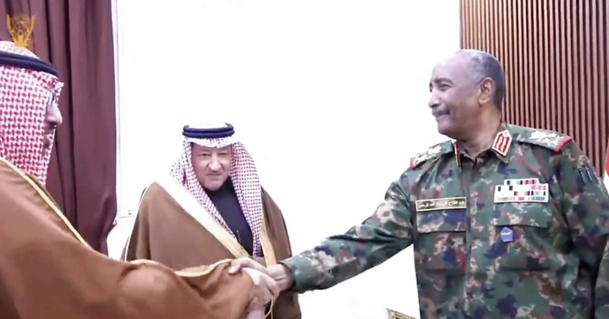 البرهان والخريجي يبحثان سبل إنجاح المبادرة السعودية الأميركية