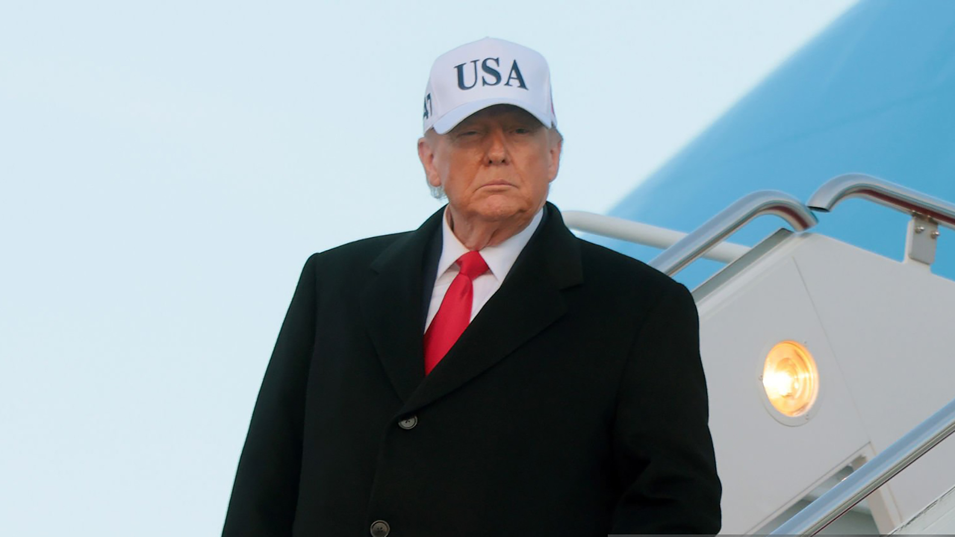 صحف بريطانية: ترامب يسارع نحو الاستبداد ويعامل أعداء أميركا أفضل من أصدقائها