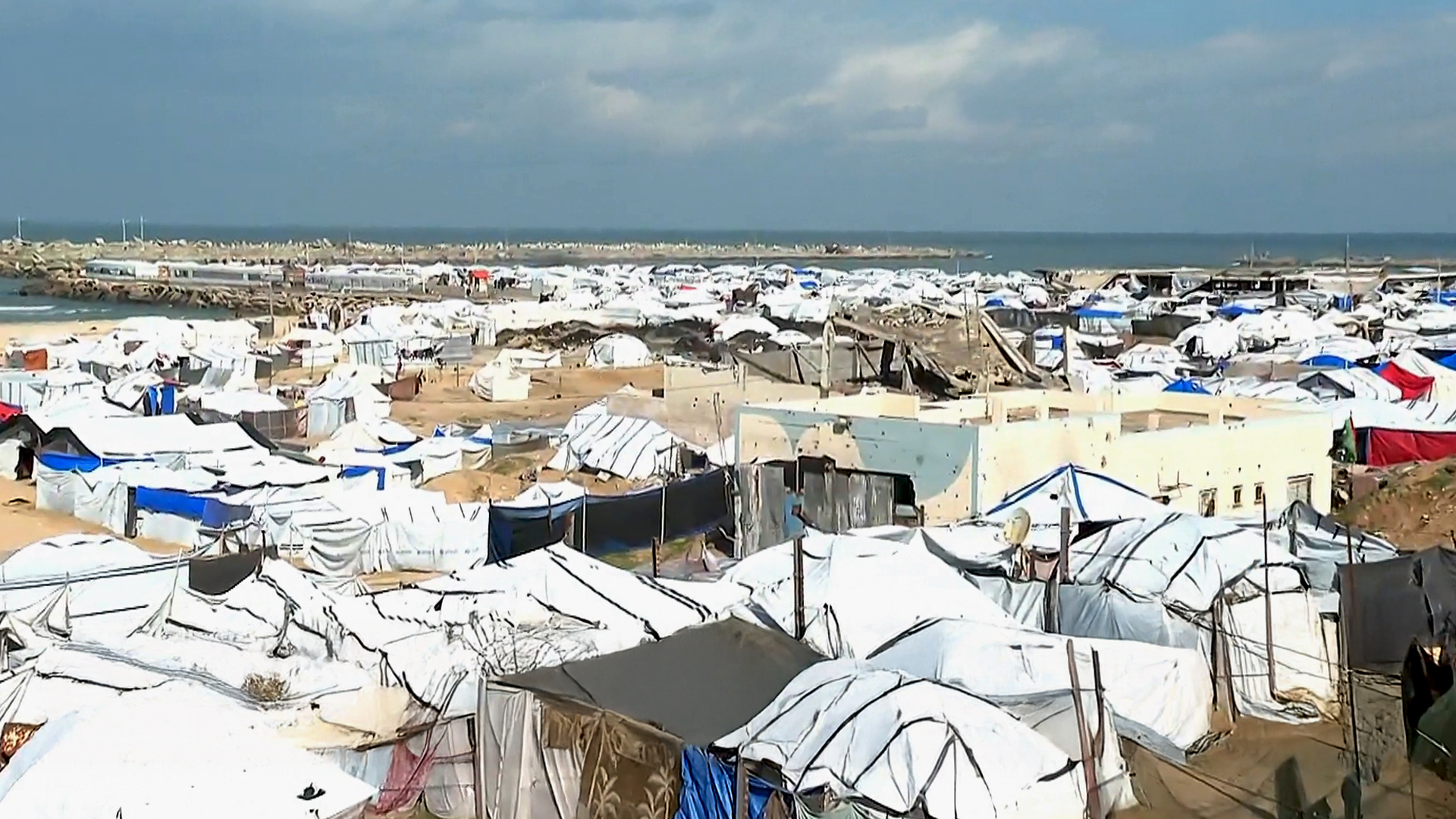 فيروس غامض يحصد أرواح الأطفال في غزة