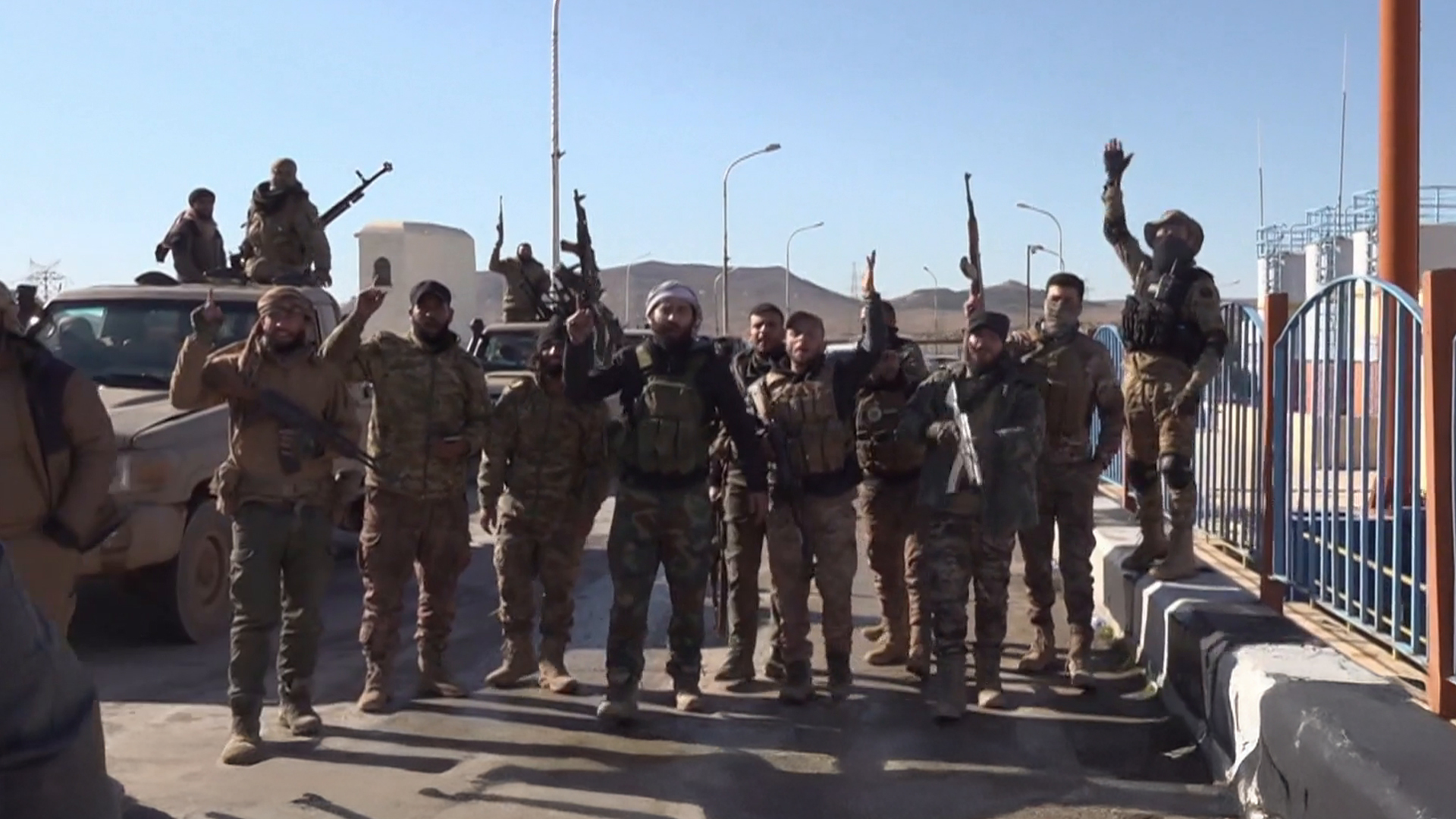 الجزيرة تواكب قوات الجيش السوري في تمشيط منطقة سد تشرين