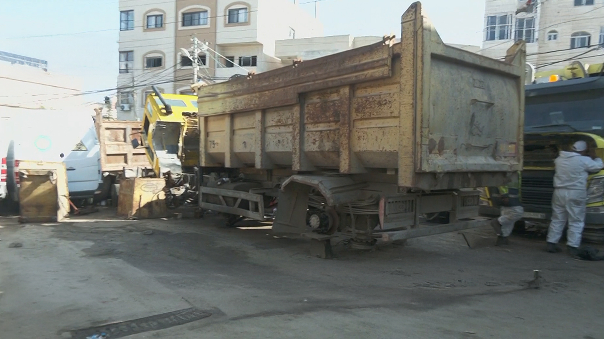 الاحتلال يمنع دخول جرافات الإنقاذ ويفاقم مأساة المنازل الآيلة للسقوط في غزة