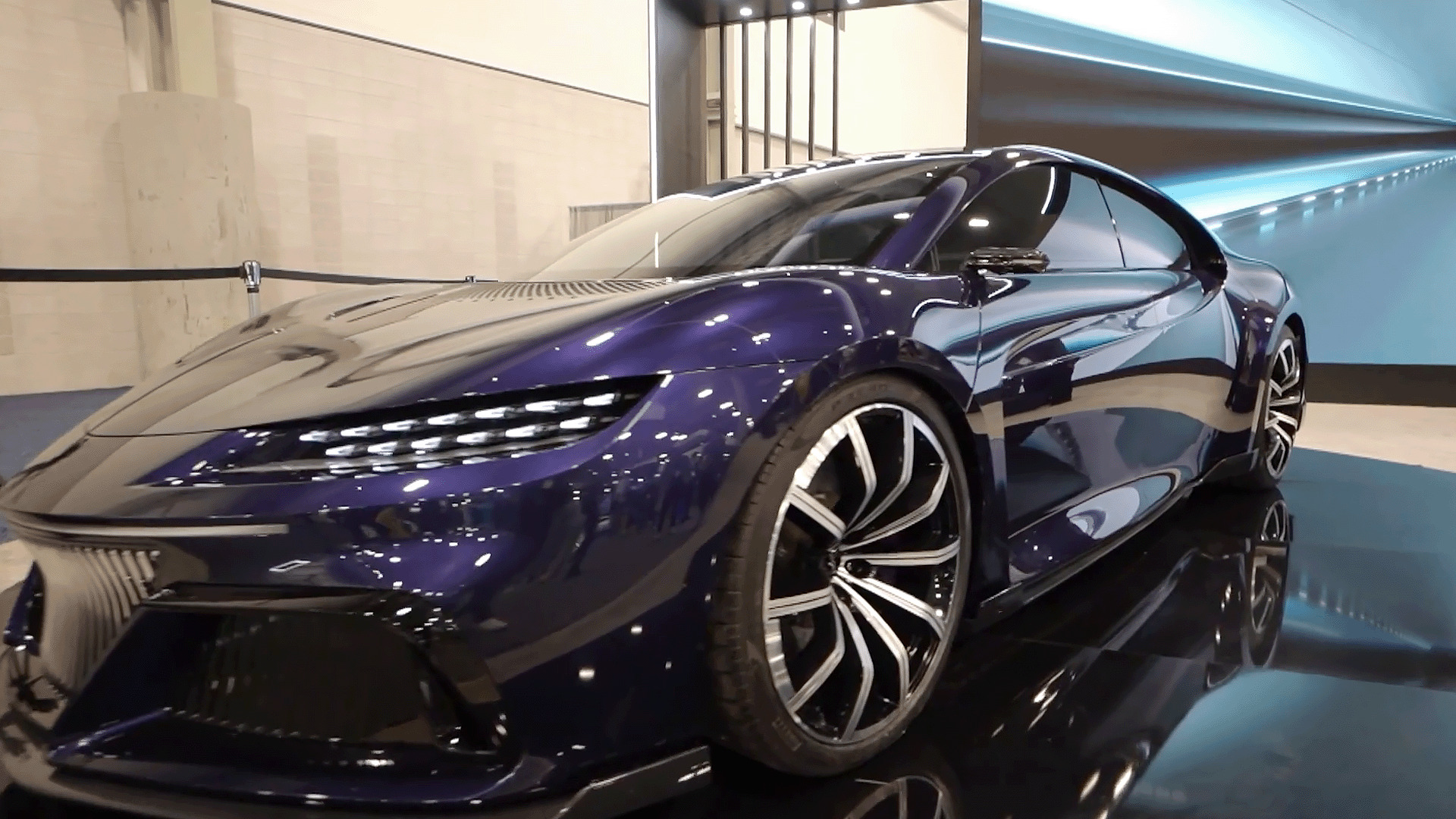 "ستار ريزر" سيارة الصين الخارقة بقوة 1900 حصان ومواصفات خيالية