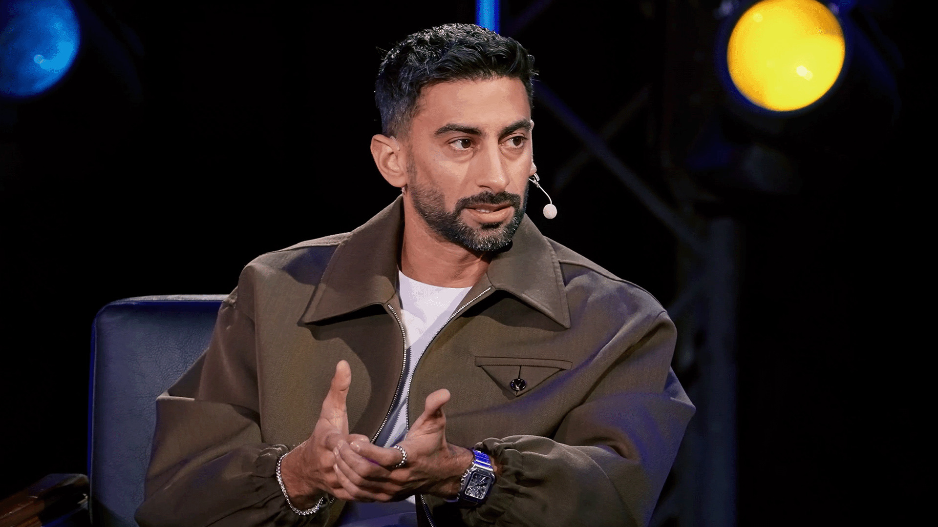 أنس بوخش: رفضت التلفزيون لأصنع برنامجي على طريقتي