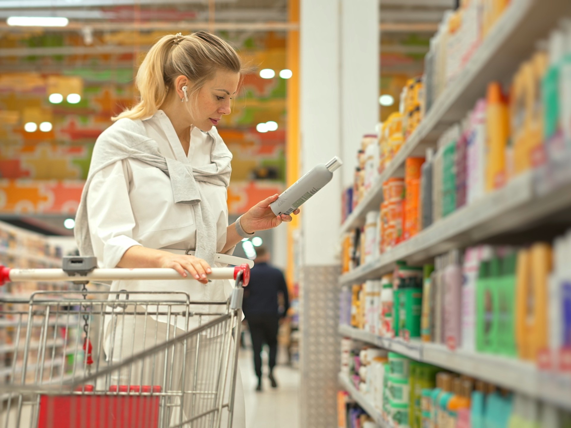 تحذيرات صحية من مادة عطرية في الشامبو قد تحمل مخاطر مسرطنة