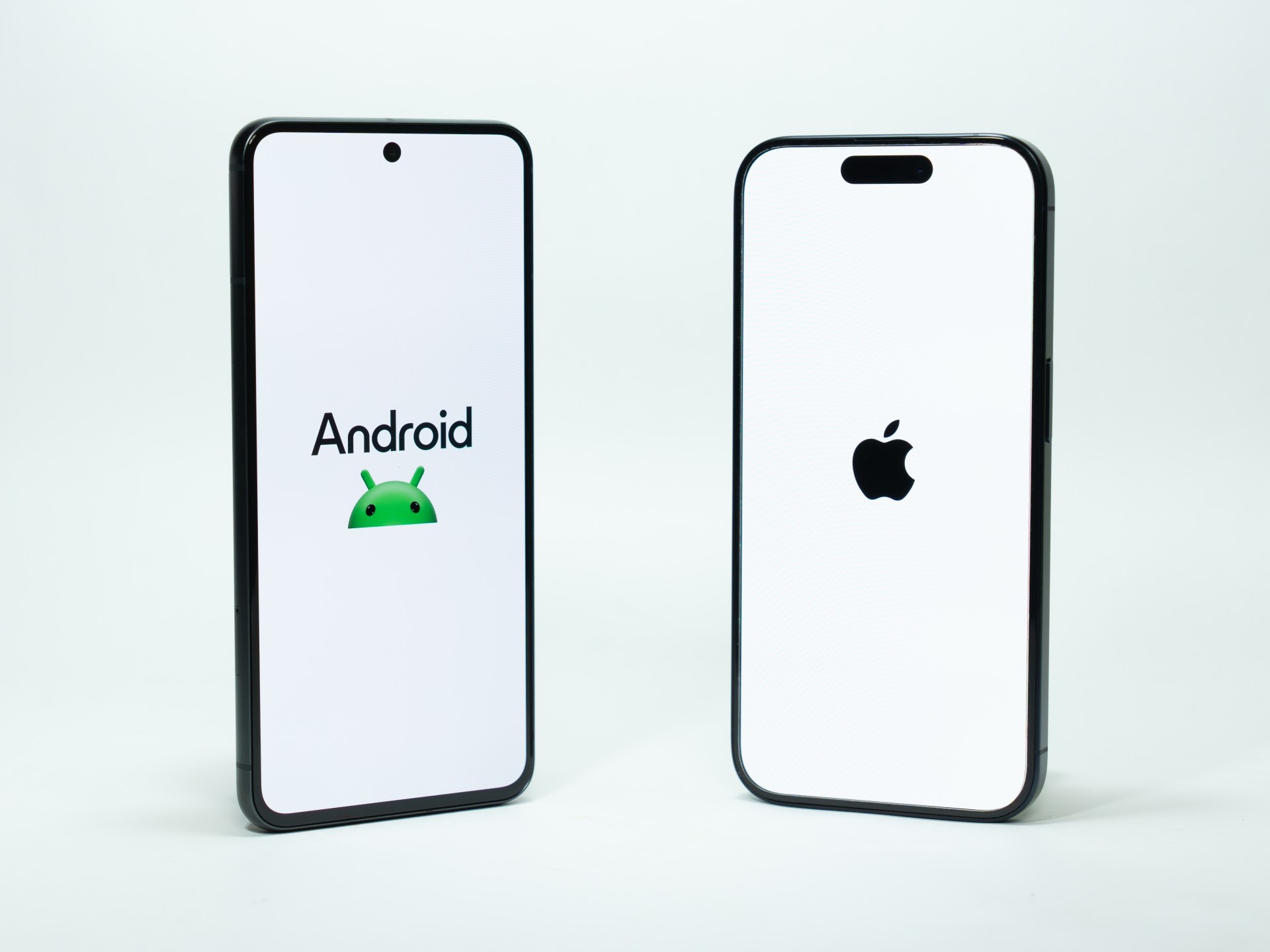 ميزة خفية لمشاركة الإنترنت بين آيفون وأندرويد أسرع وآمن من واي فاي