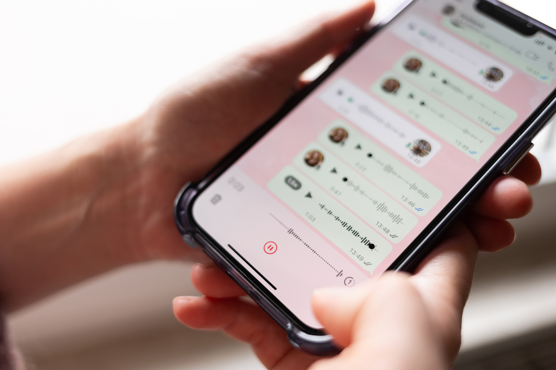متى تصبح الرسائل النصية خطرا على علاقاتنا بالآخرين؟