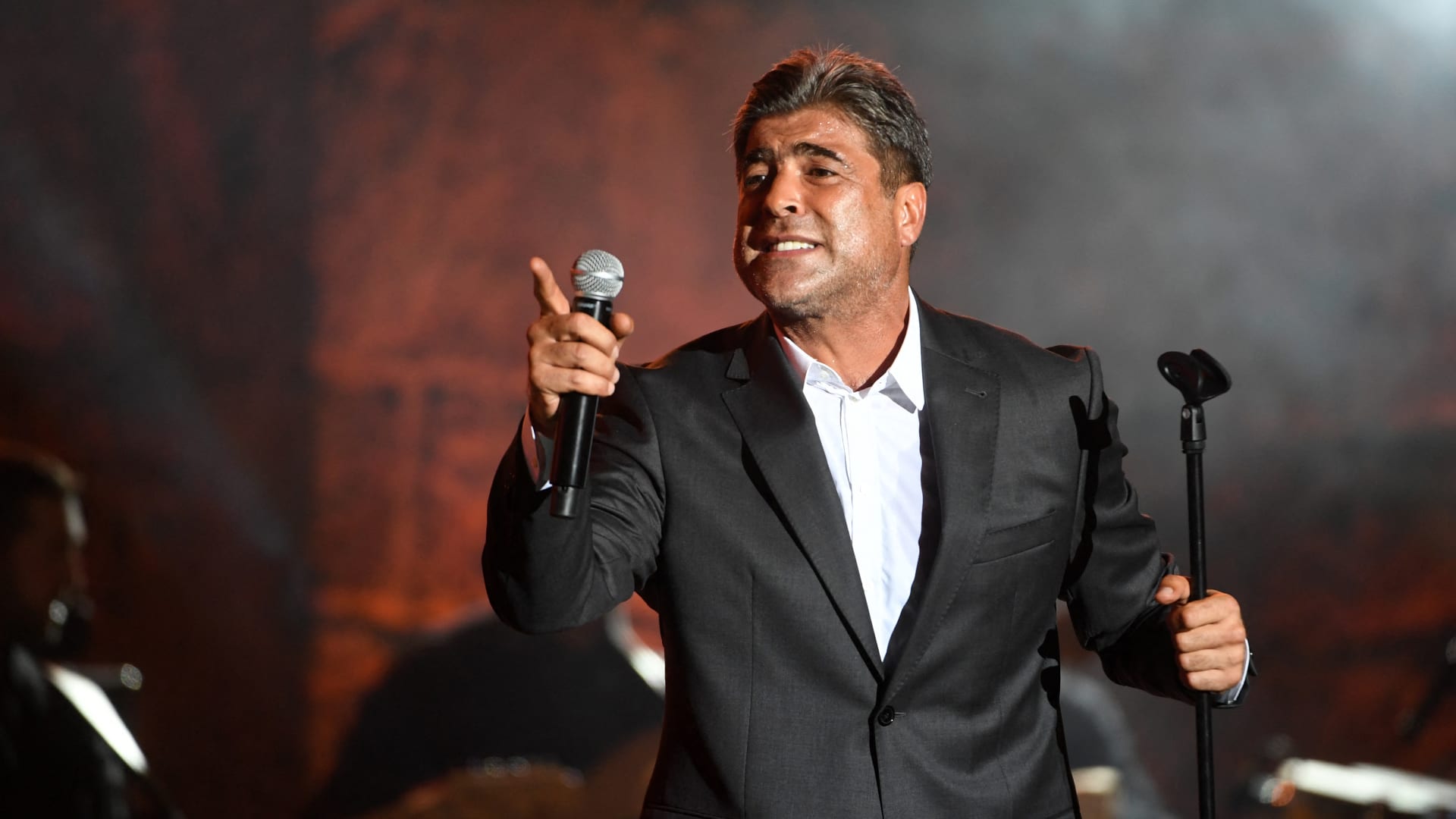 "شو ناطر" .. وائل كفوري يغني تتر مسلسل "بالحرام" في رمضان