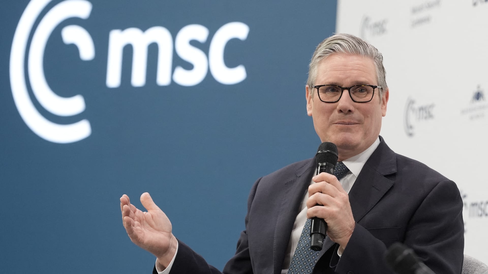 أوروبا "عملاق نائم" واقتصادها أكبر "10 مرات" من روسيا.. تصريحات قوية لرئيس وزراء بريطانيا في مؤتمر ميونخ للأمن