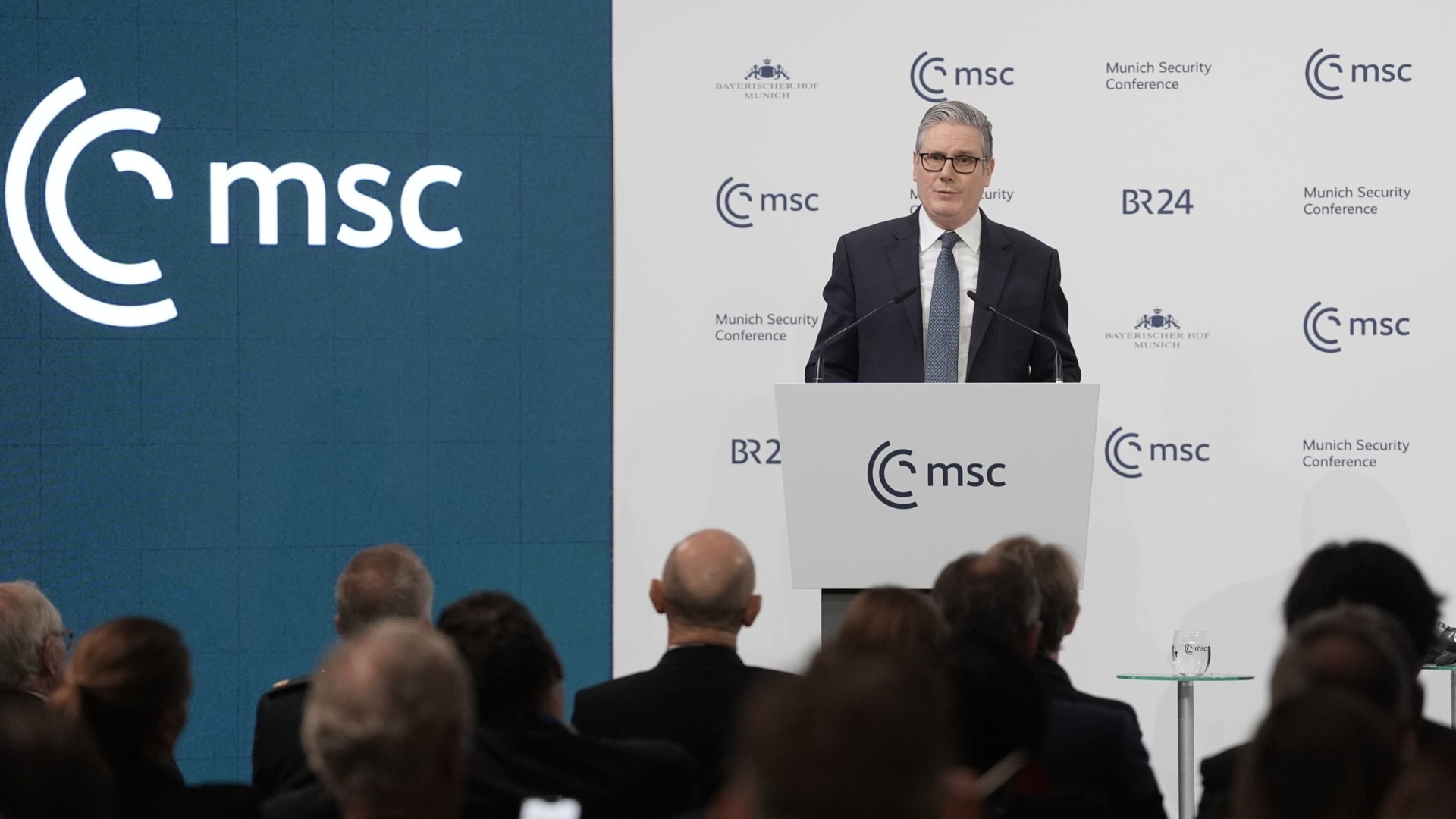 ستارمر: بريطانيا ستنشر مجموعة حاملات طائرات ضاربة شمال المحيط الأطلسي