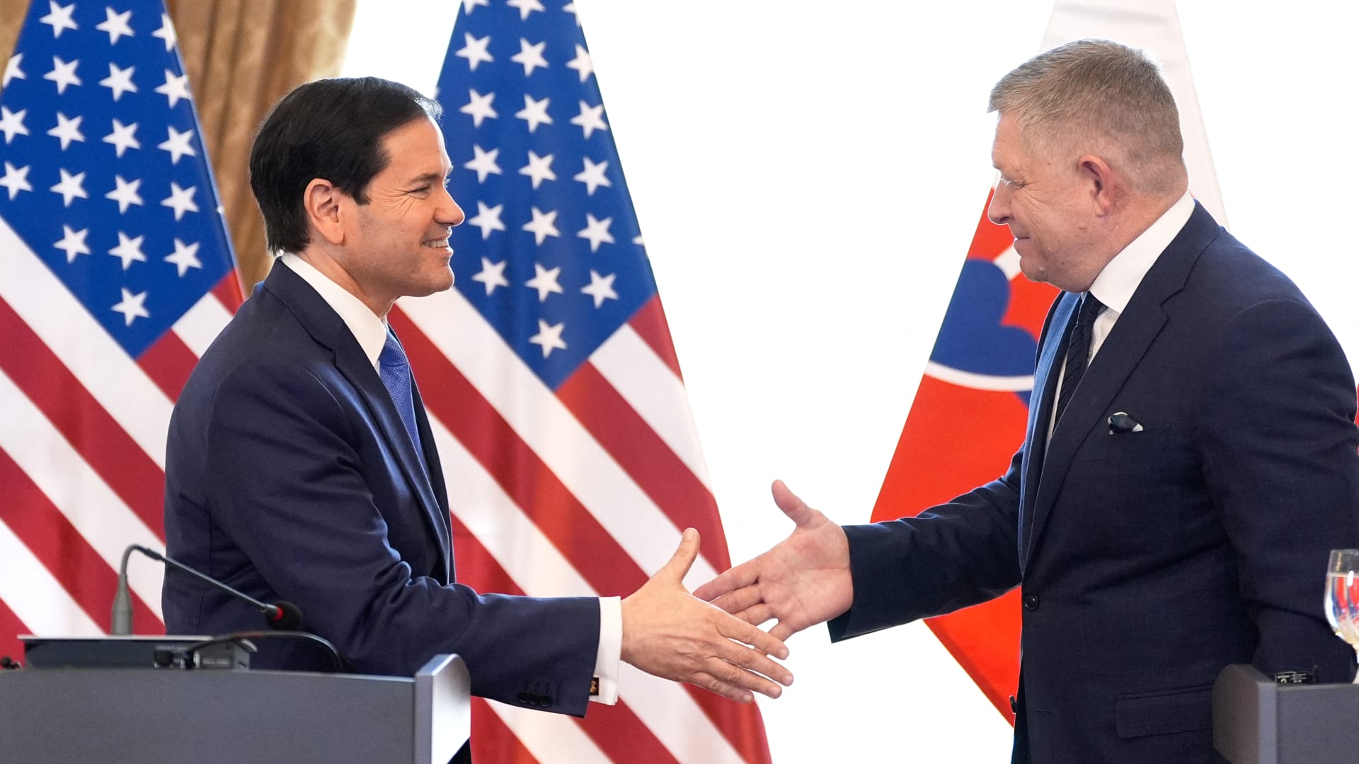 "نتعامل مع رجال دين شيعة راديكاليين".. روبيو يعلق على المفاوضات بين إيران وأمريكا