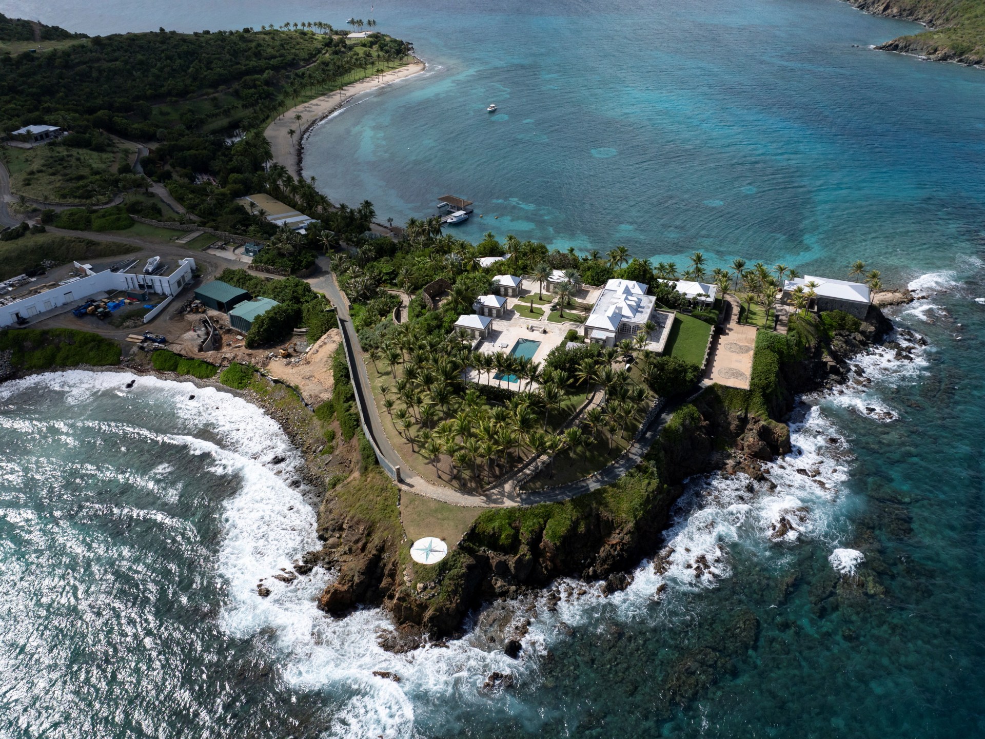 إبستين ليس الوحيد.. 5 قصص مشابهة هزت العالم وكشفت المستور