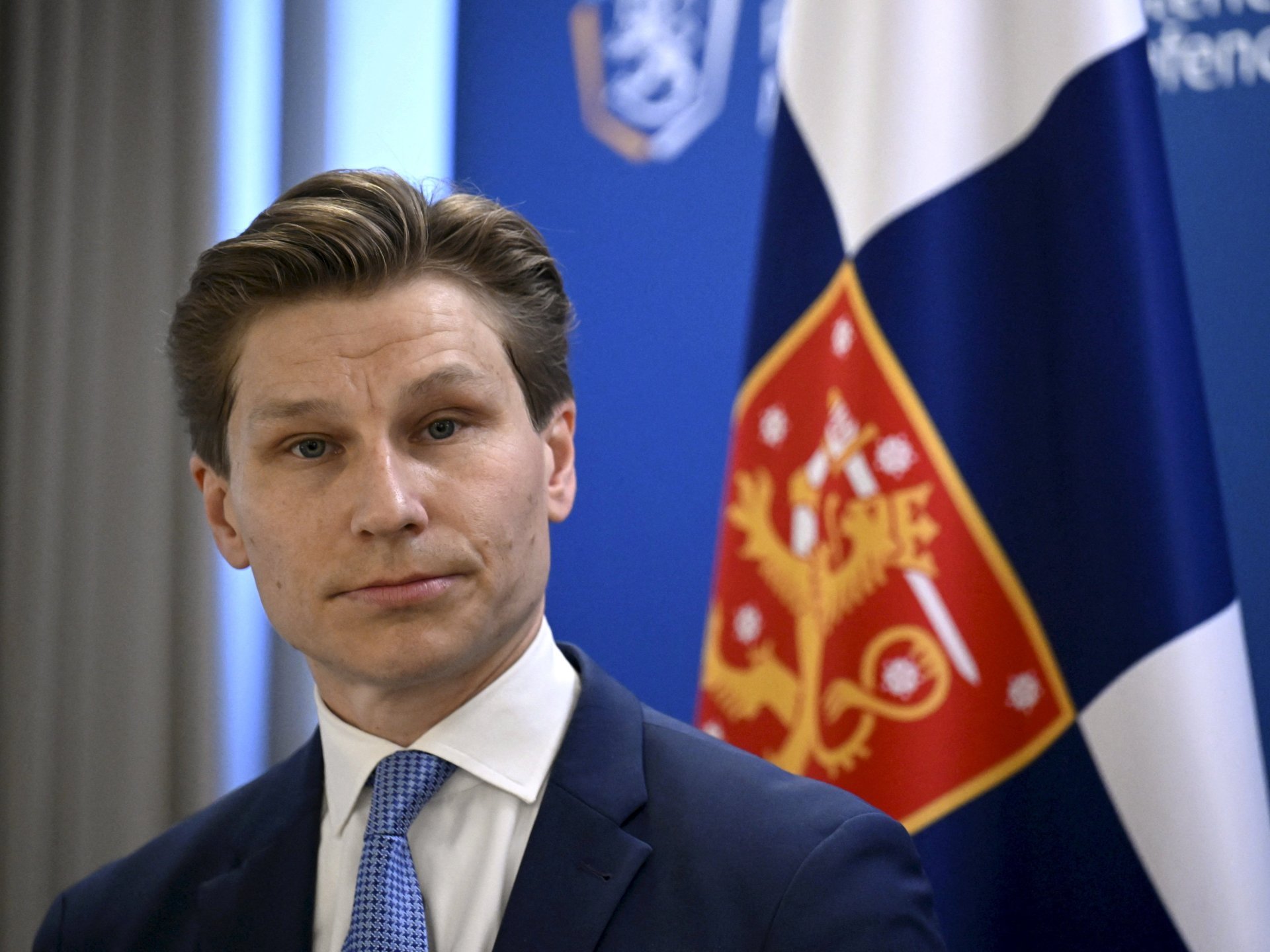 وزير دفاع فنلندا يشكك في واقعية تولي أوروبا "الردع النووي" دون أمريكا