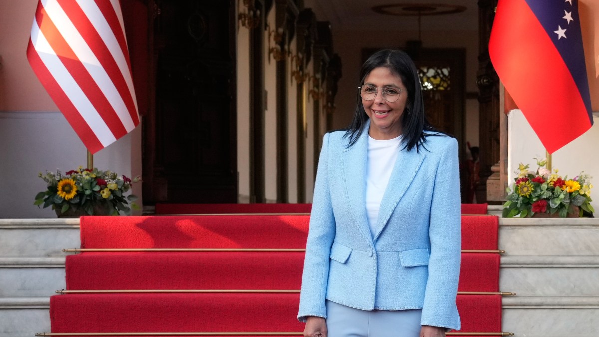 رئيسة فنزويلا المؤقتة: مادورو لا يزال الرئيس الشرعي