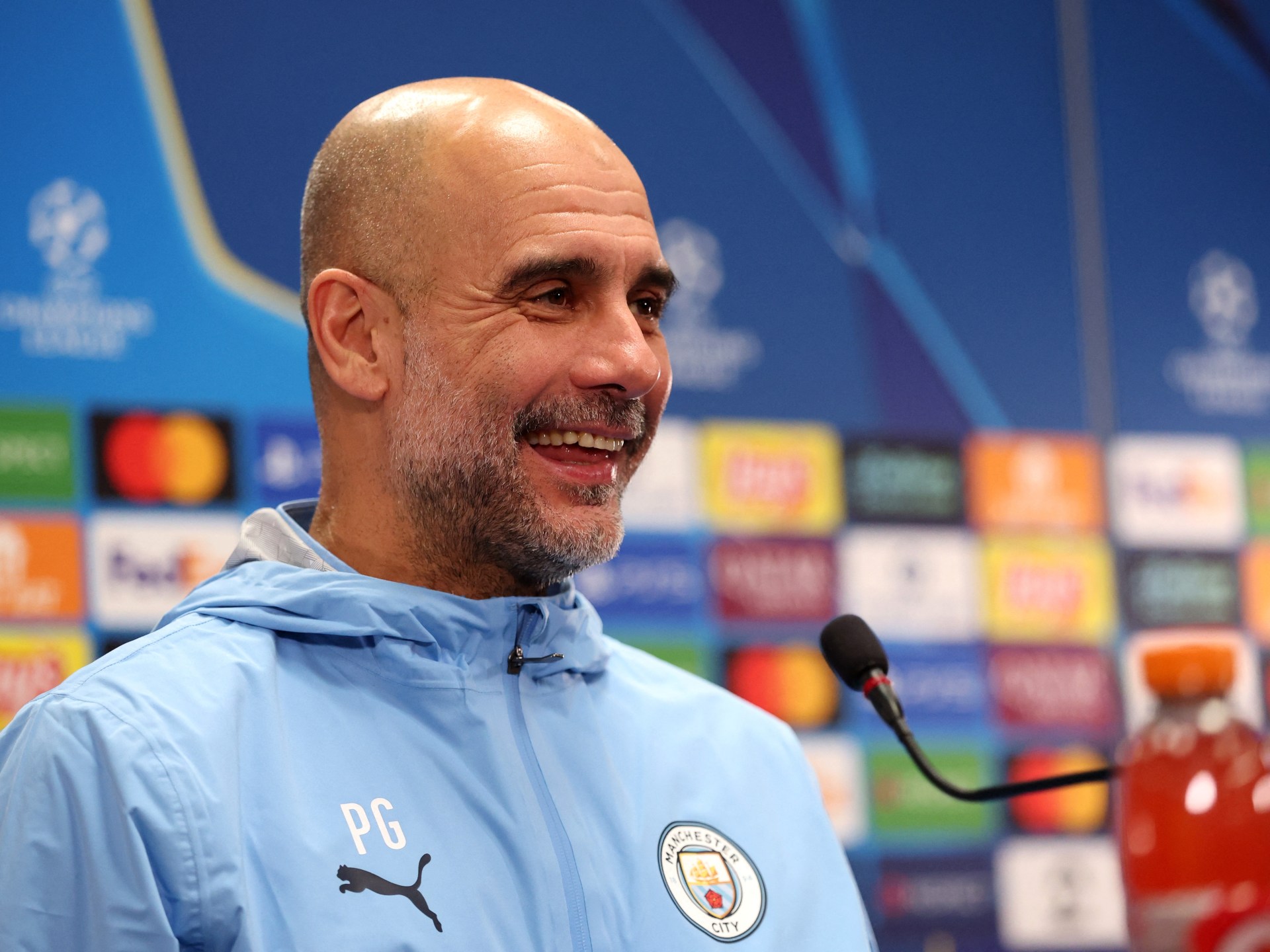 بالفيديو.. صحفي يثير ذهول غوارديولا بعد "سؤال تكتيكي"