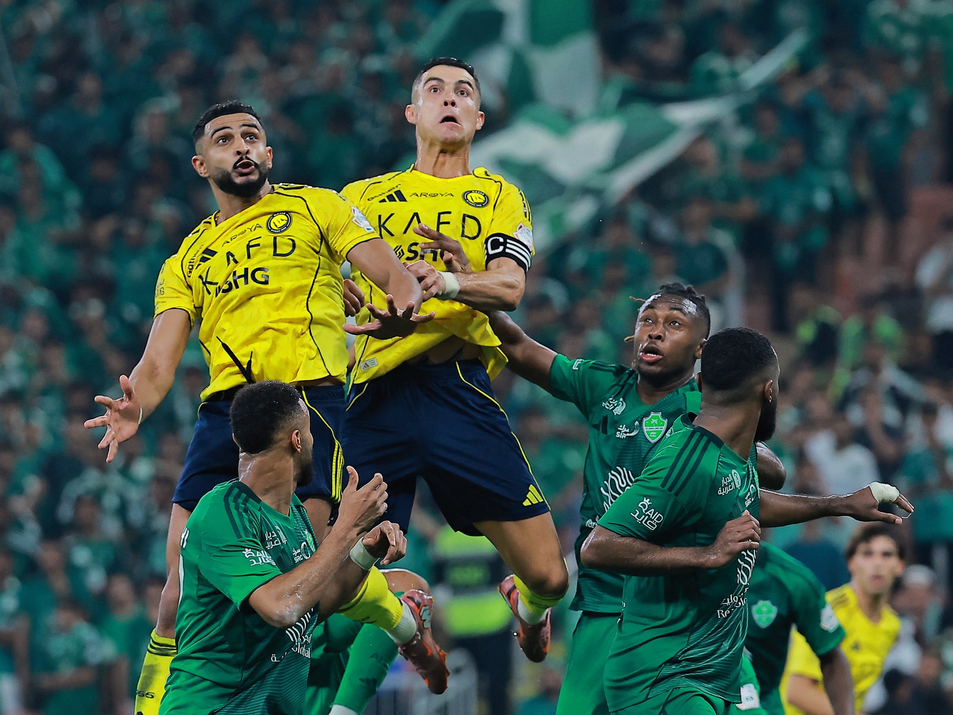 المدير الرياضي للأهلي السعودي يتحدث عن دور رونالدو و"تمرده" على النصر