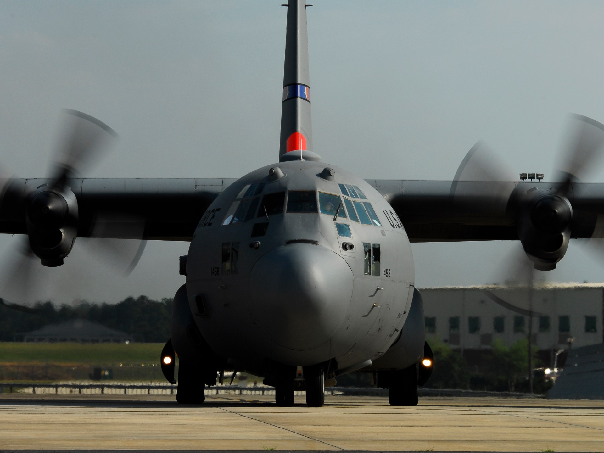 خبير عسكري: هذه أهداف العملية البرية الأمريكية المحتملة في إيران