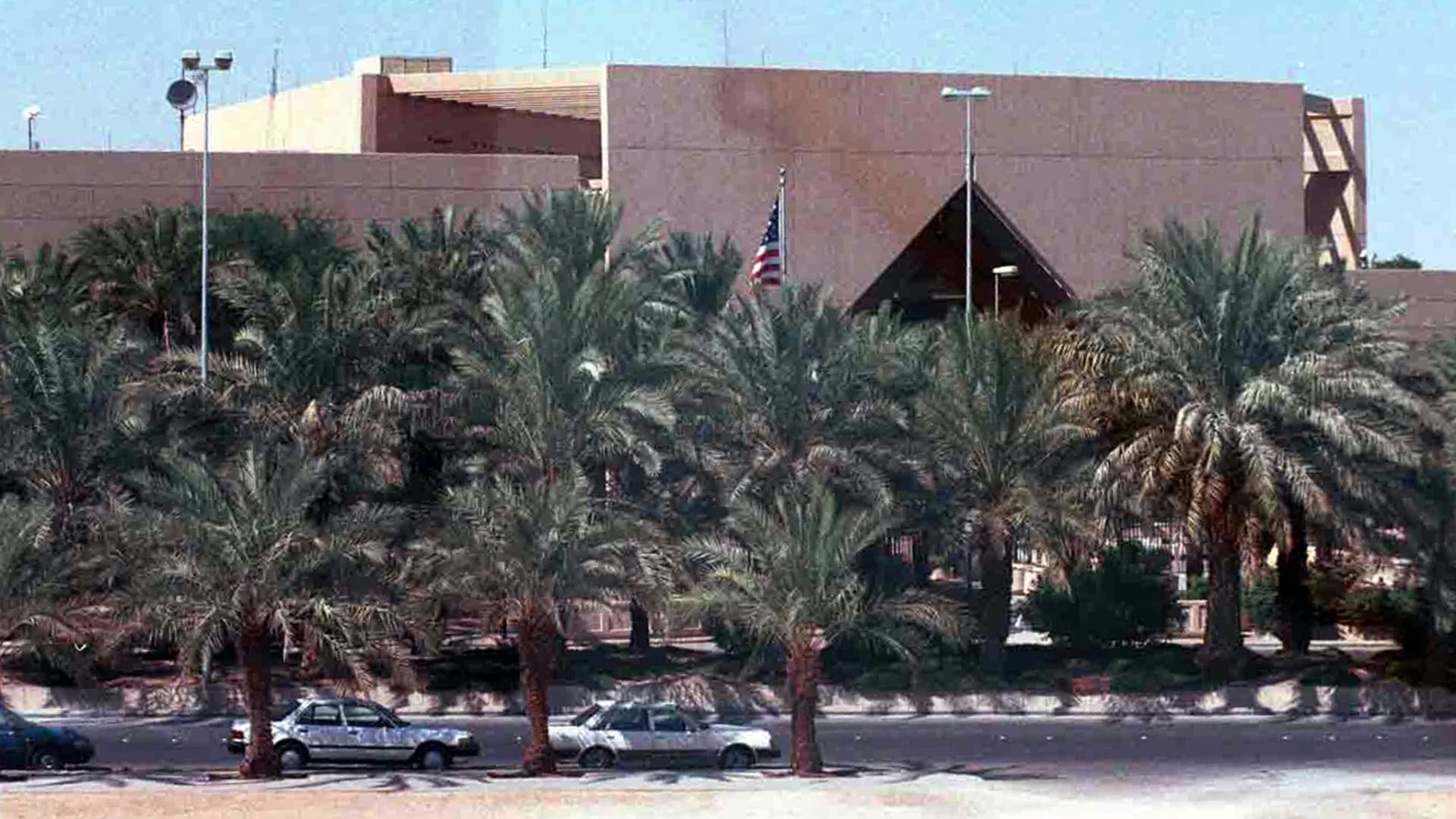 مصادر لـCNN: استهداف السفارة الأمريكية في الرياض بـ"طائرتين مسيرتين" .. و"الدفاع" السعودية تعلق