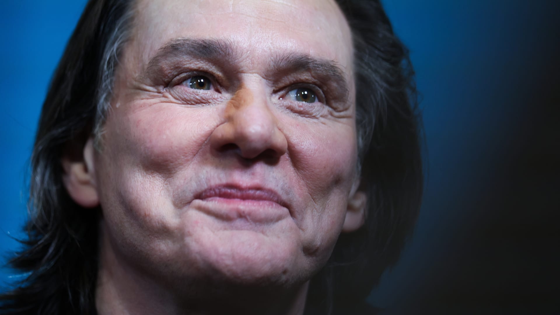 تغيّر ملامح وجه جيم كاري يثير التكهنات حول حقيقة حضوره لحفل جوائز "سيزار"