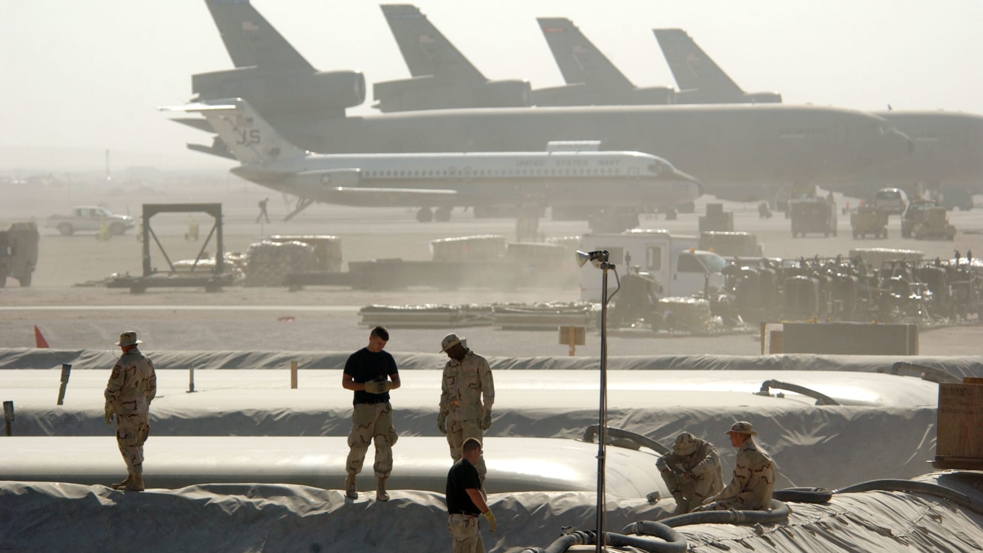 قطر: إيران استهدفت قاعدة "العديد" بصاروخ باليستي