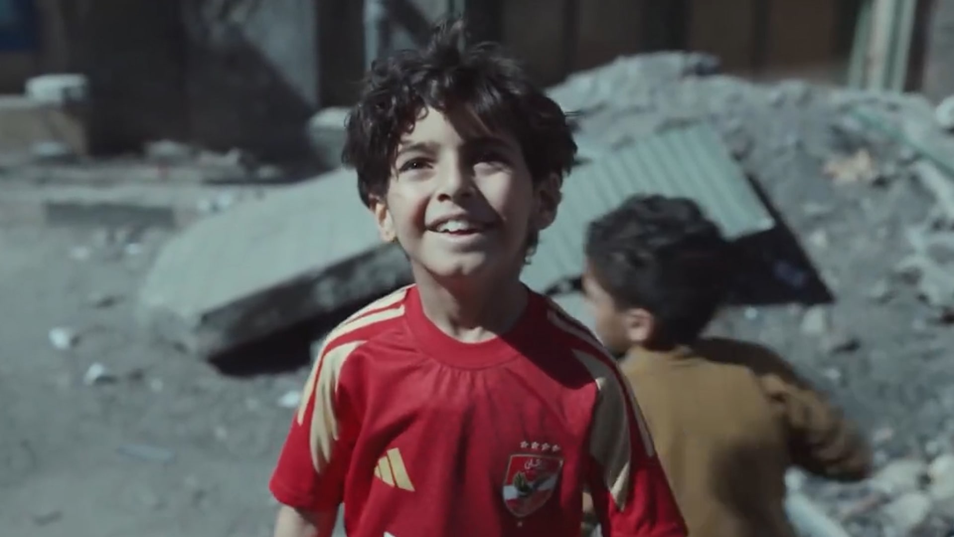 "يونس" يسجّل هدفًا في مرمى الحياة.. نهاية مؤثرة لـ"صحاب الأرض"