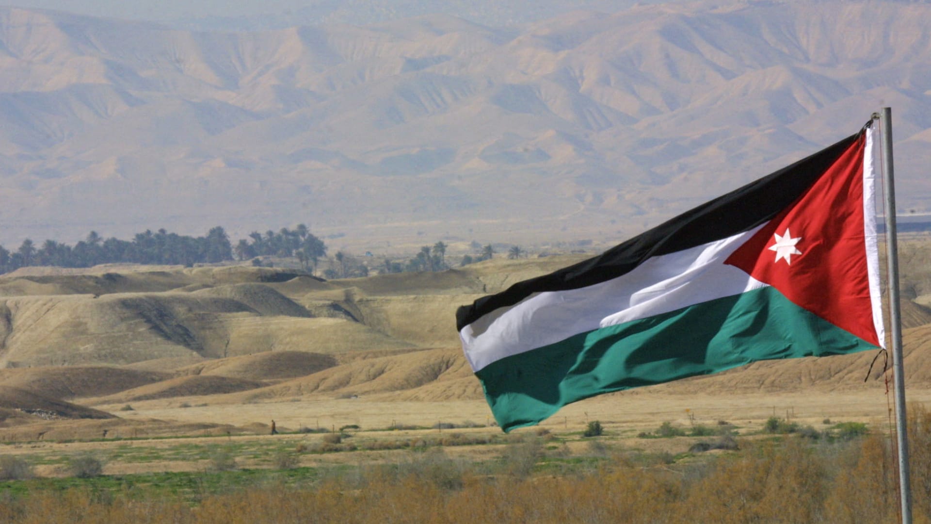 رئيس وزراء الأردن: محاولة إيرانية فاشلة لـ"إلحاق الضرر" بصوامع القمح