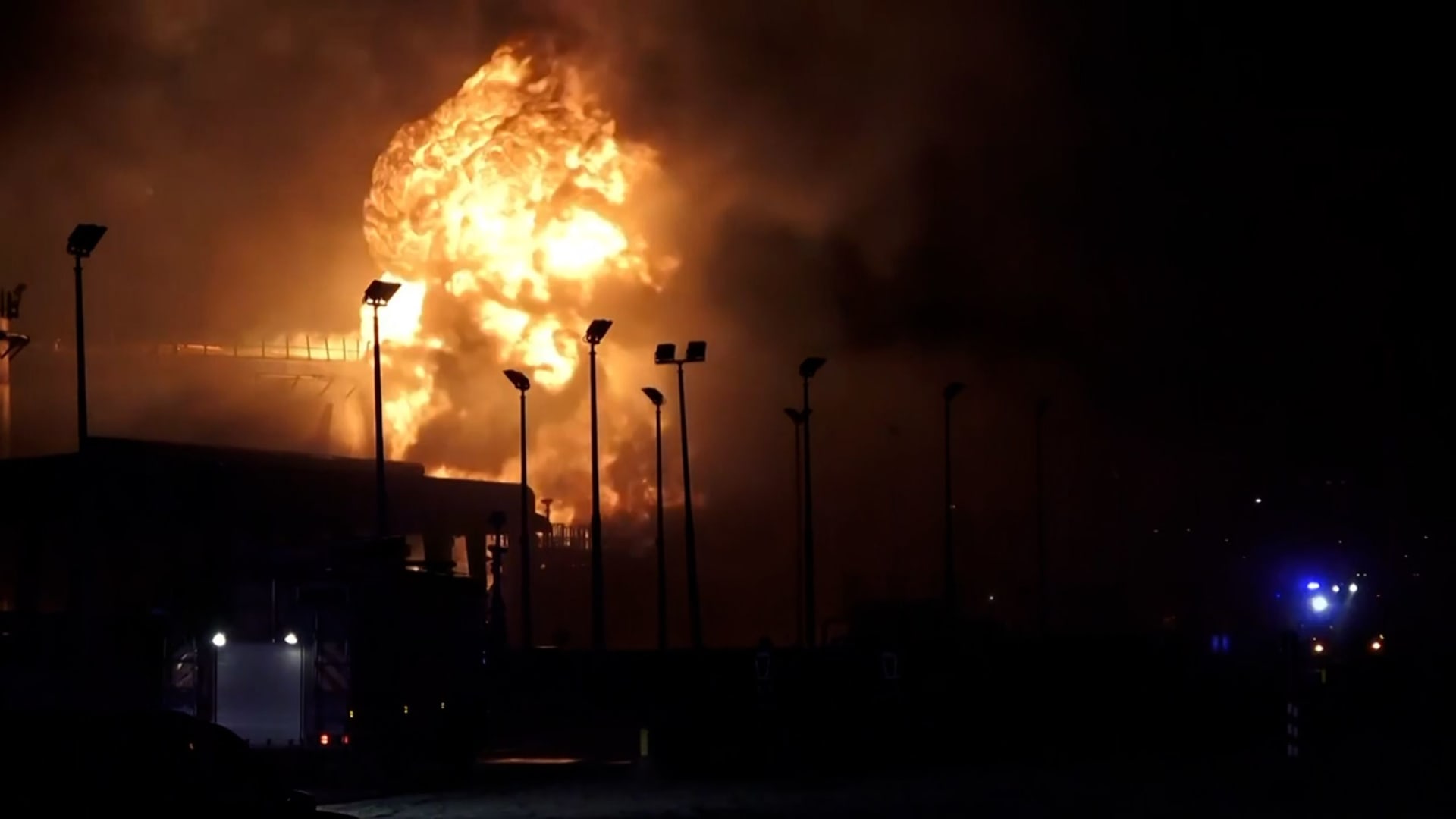 حريق في مستودع وقود بالبحرين عقب هجوم إيراني