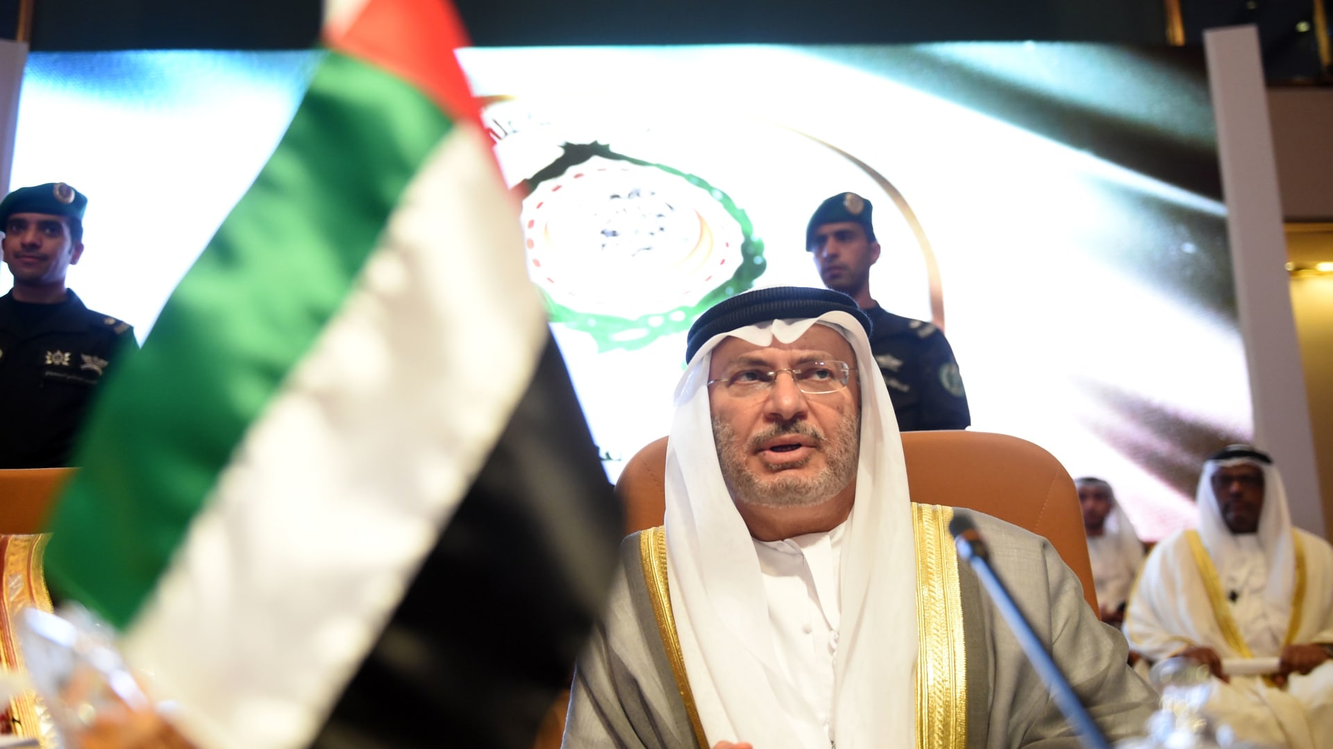 قرقاش: موقفنا صلب في مواجهة العدوان الإيراني.. ويجب التصدي لإشاعات العدو