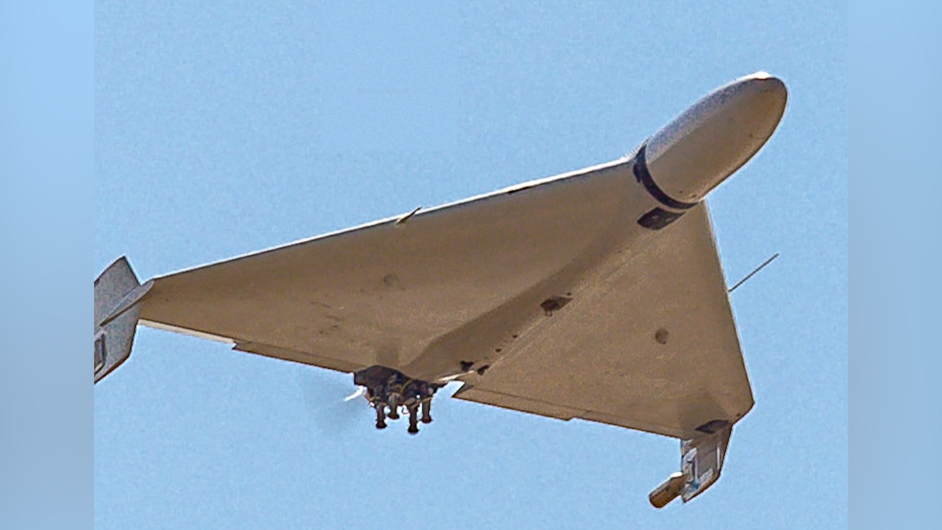 لماذا يصعب إيقاف مسيّرات "شاهد" الإيرانية الرخيصة؟ مراسل CNN يوضح السبب