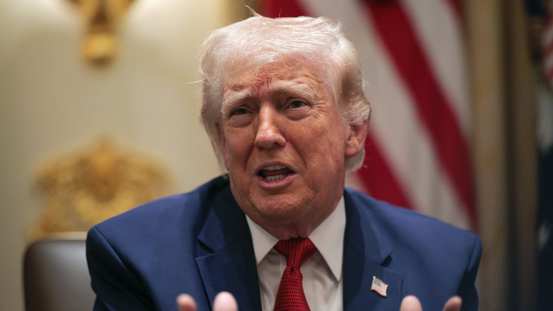 ترامب يكشف عن "الهدية" التي قدمتها إيران خلال المفاوضات